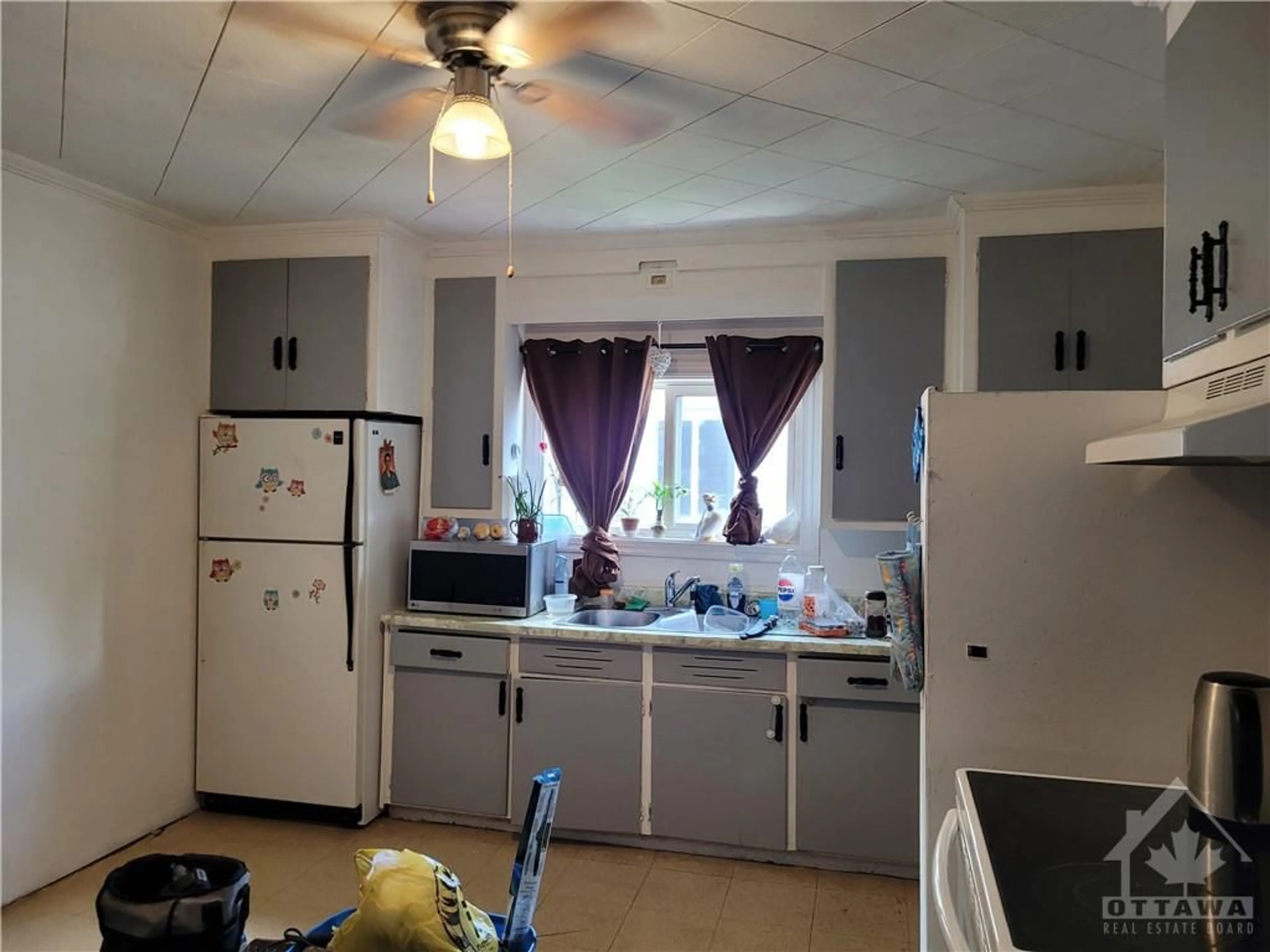 Kitchen for 385-387 REGENT St, Hawkesbury Ontario K6A 1G1