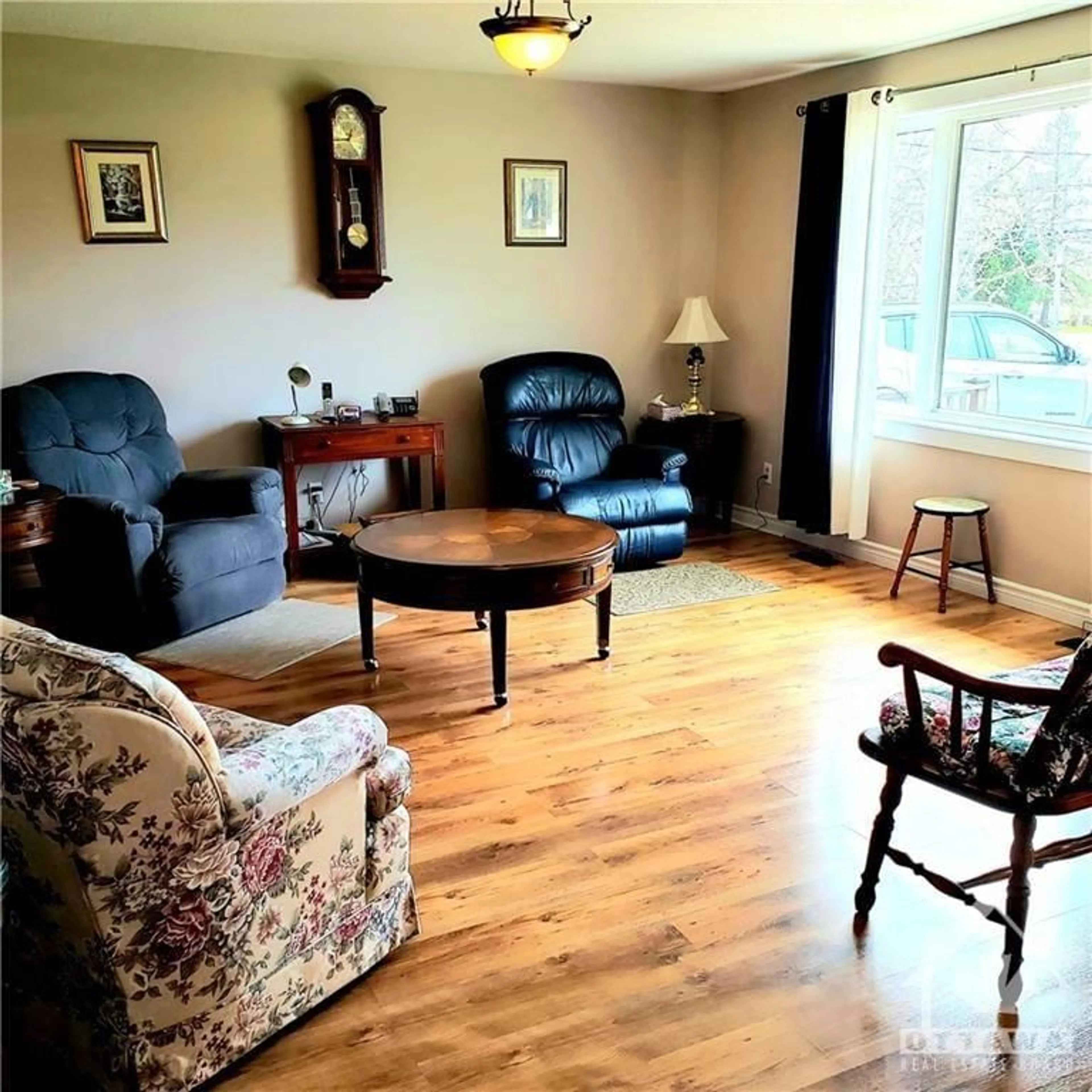 Living room for 3087 COUNTY RD 29 Rd, Tincap Ontario K6V 5T4