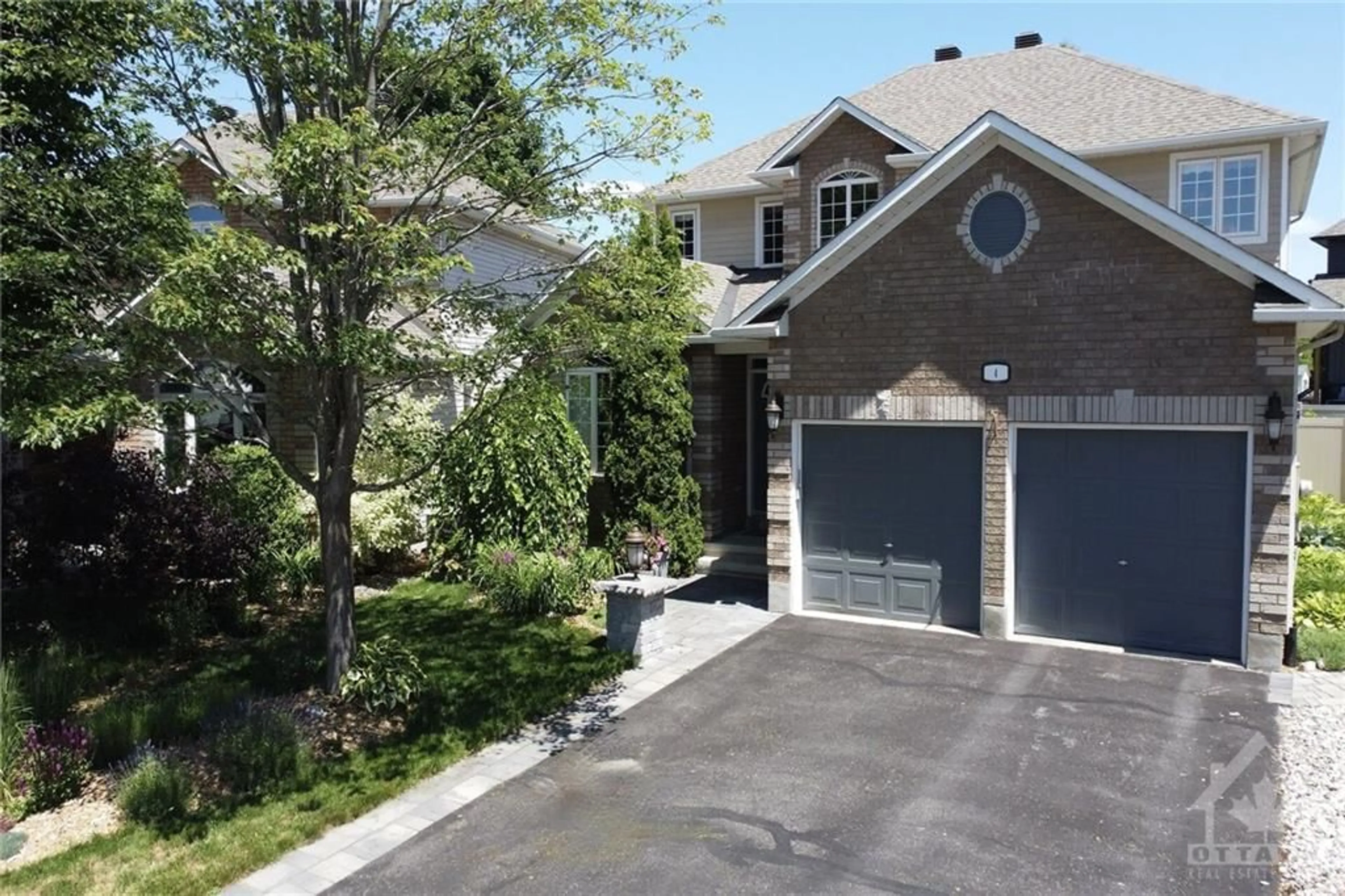 Frontside or backside of a home for 4 PELEE St, Kanata Ontario K2M 2R4
