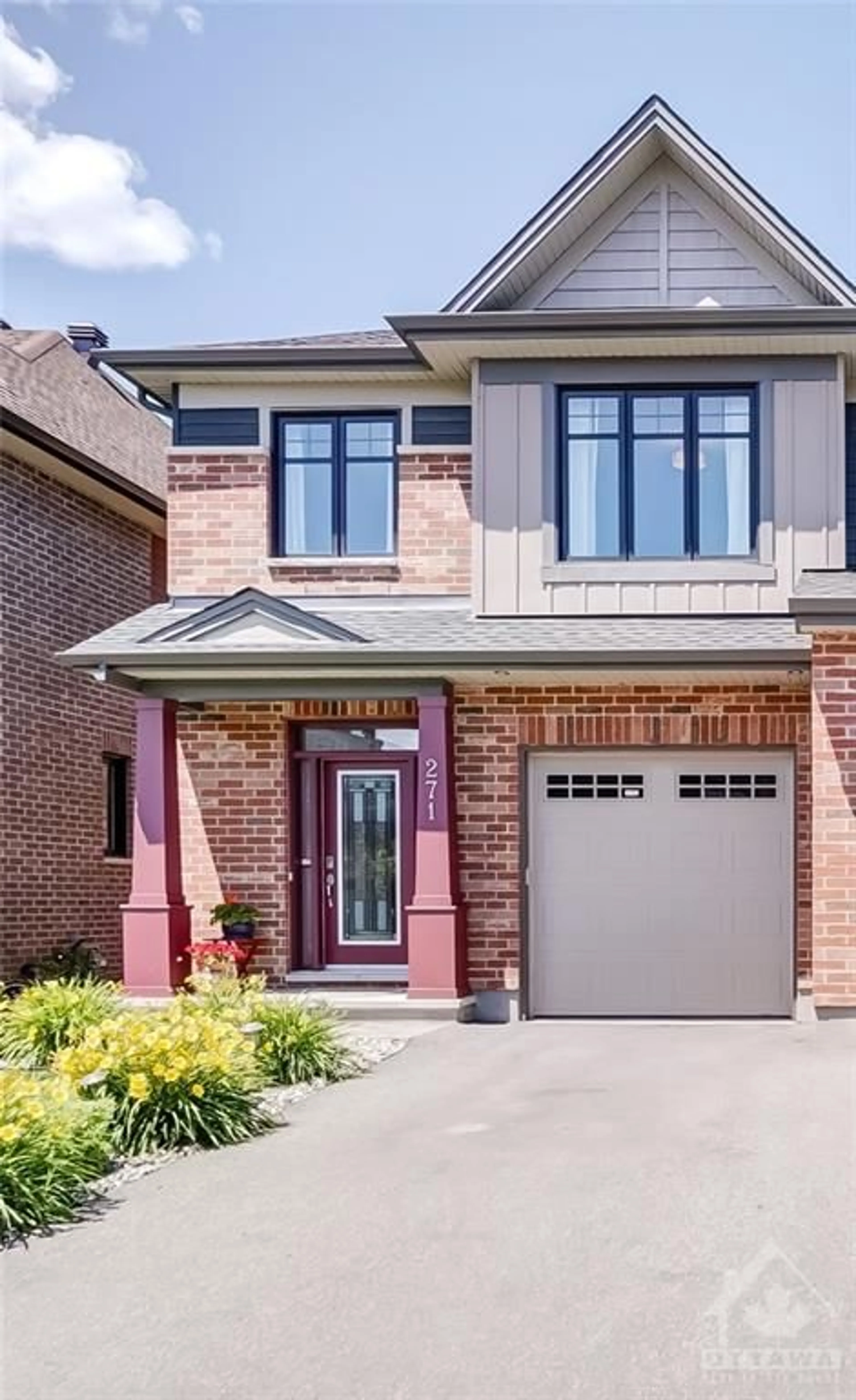 Home with brick exterior material for 271 AVRO Cir, Ottawa Ontario K1K 3X7