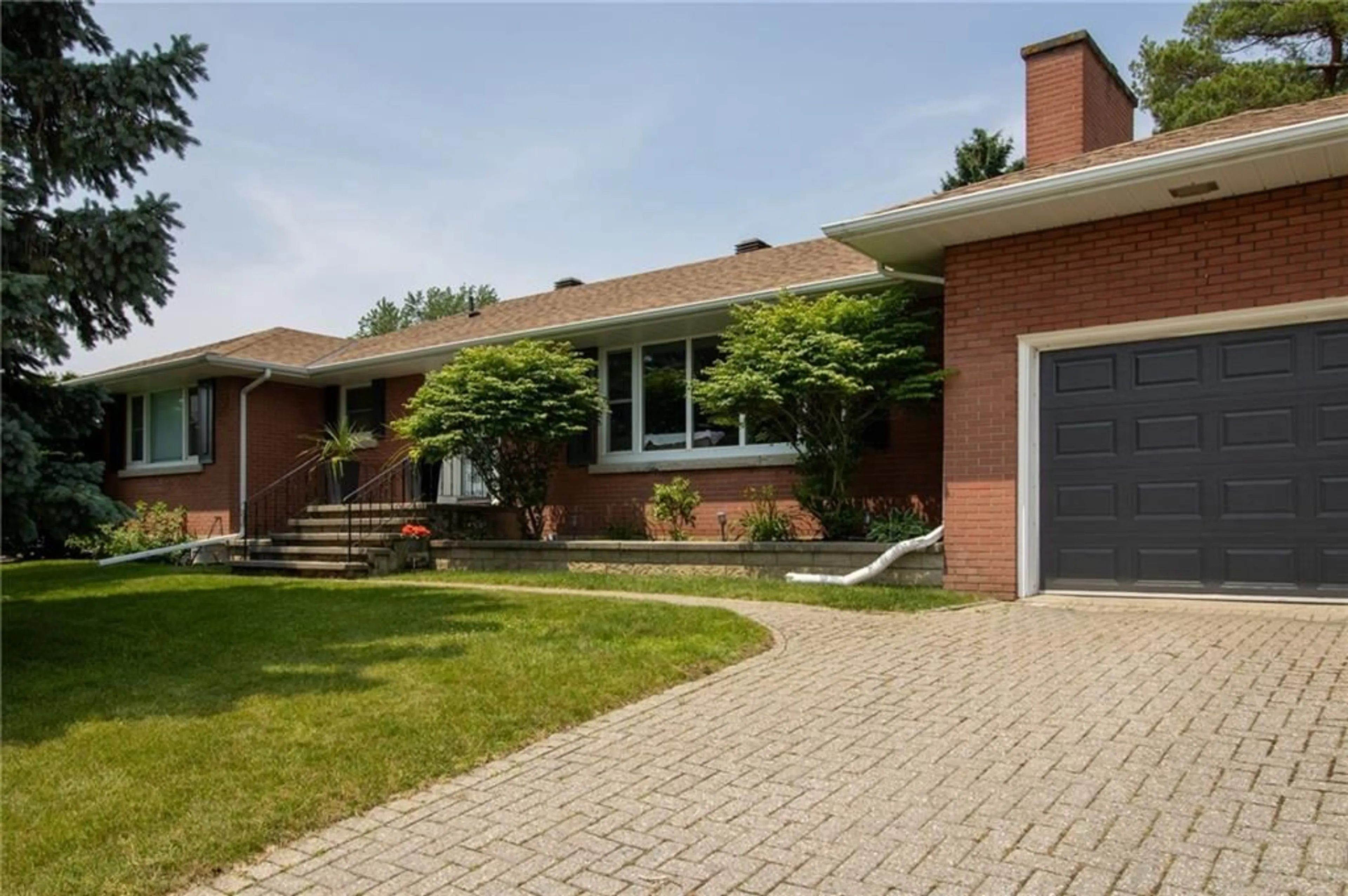 Home with brick exterior material for 2 HARDY Cres, Brockville Ontario K6V 3A3