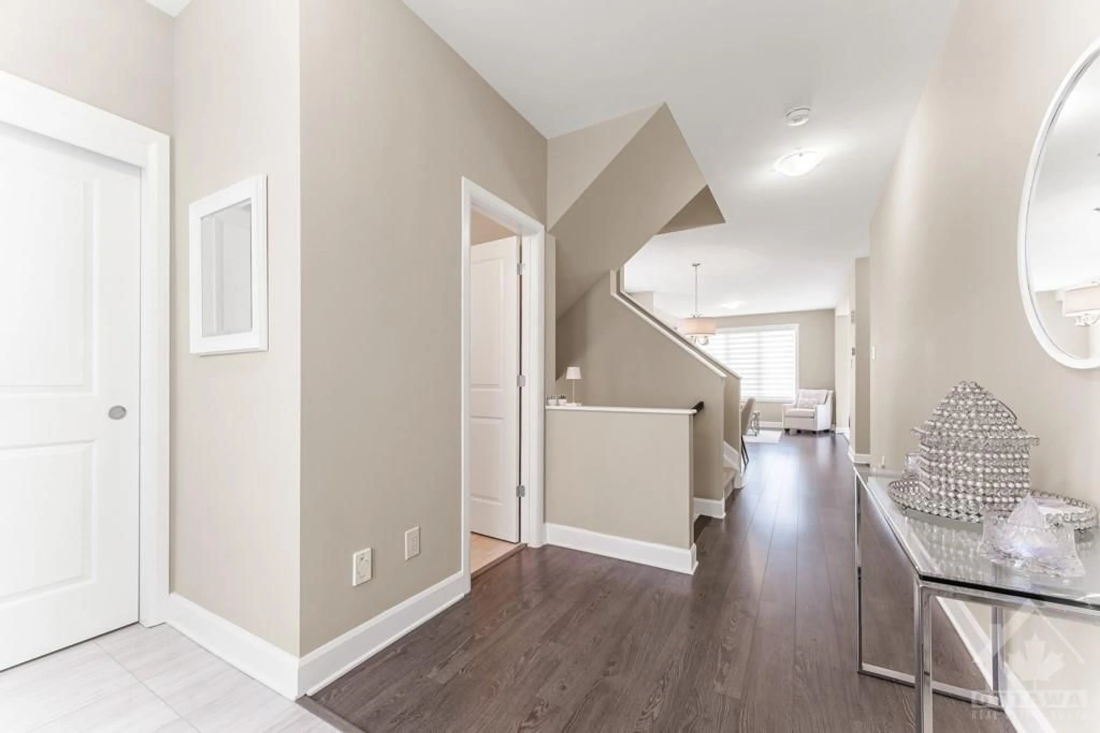 Indoor entryway, wood floors for 11 AURA Ave, Ottawa Ontario K2J 6S1