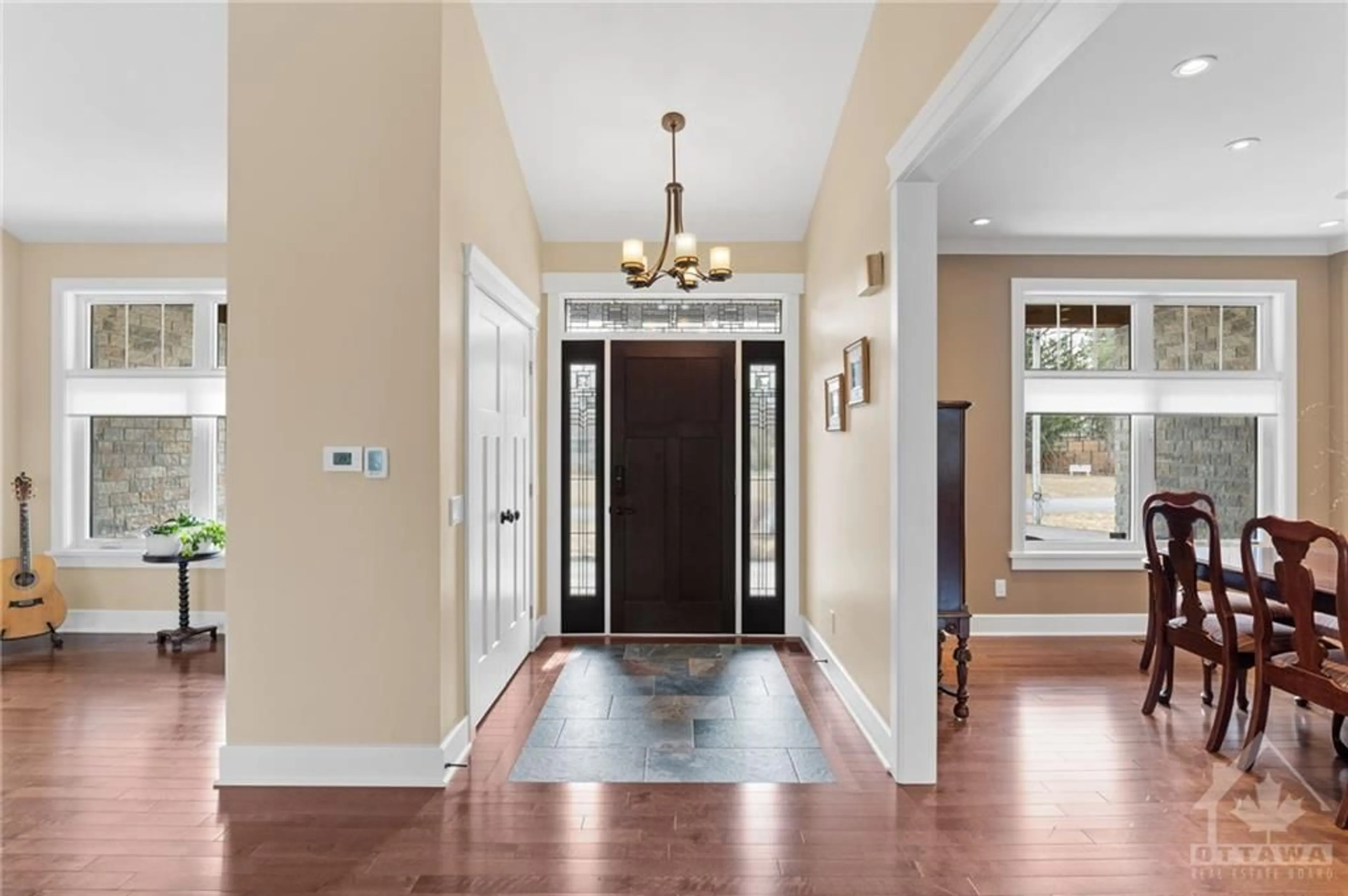 Indoor entryway, wood floors for 1095 ISLAND VIEW Dr, Manotick Ontario K4M 1J8