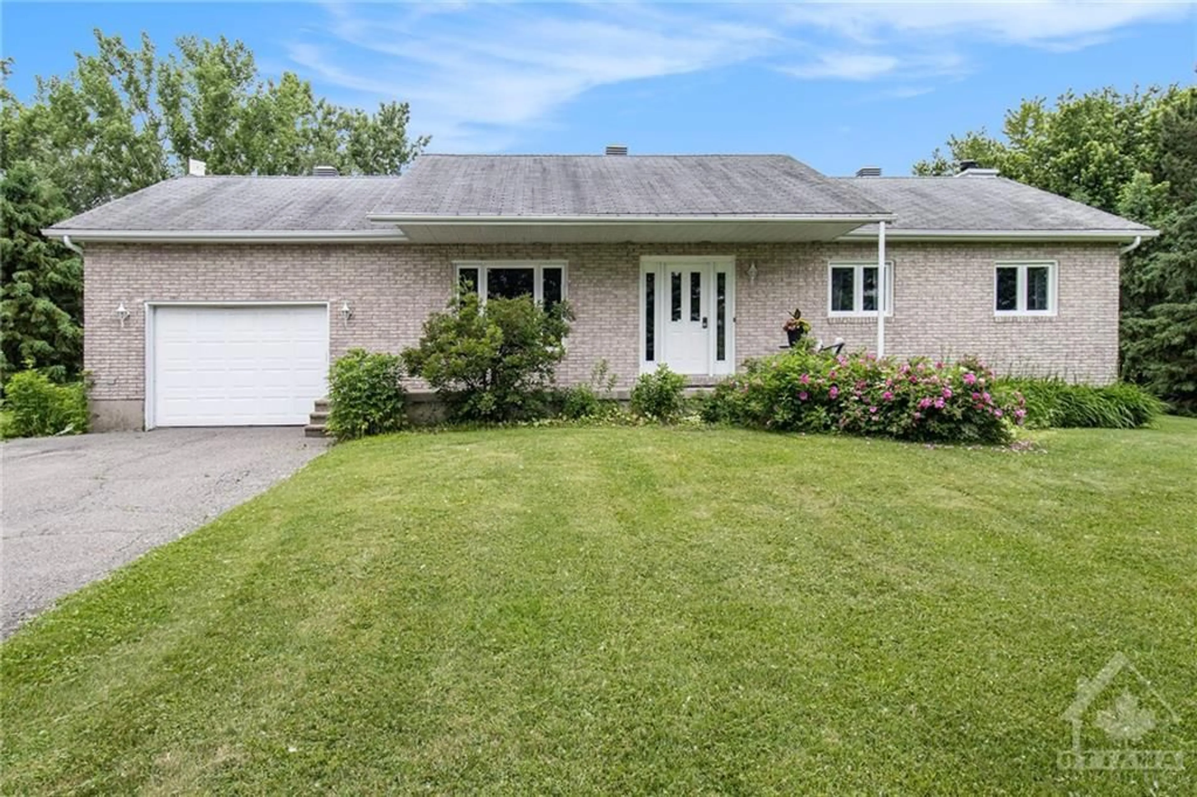 Frontside or backside of a home for 1492 ST ALBERT RD W Rd, St Albert Ontario K0A 3C0