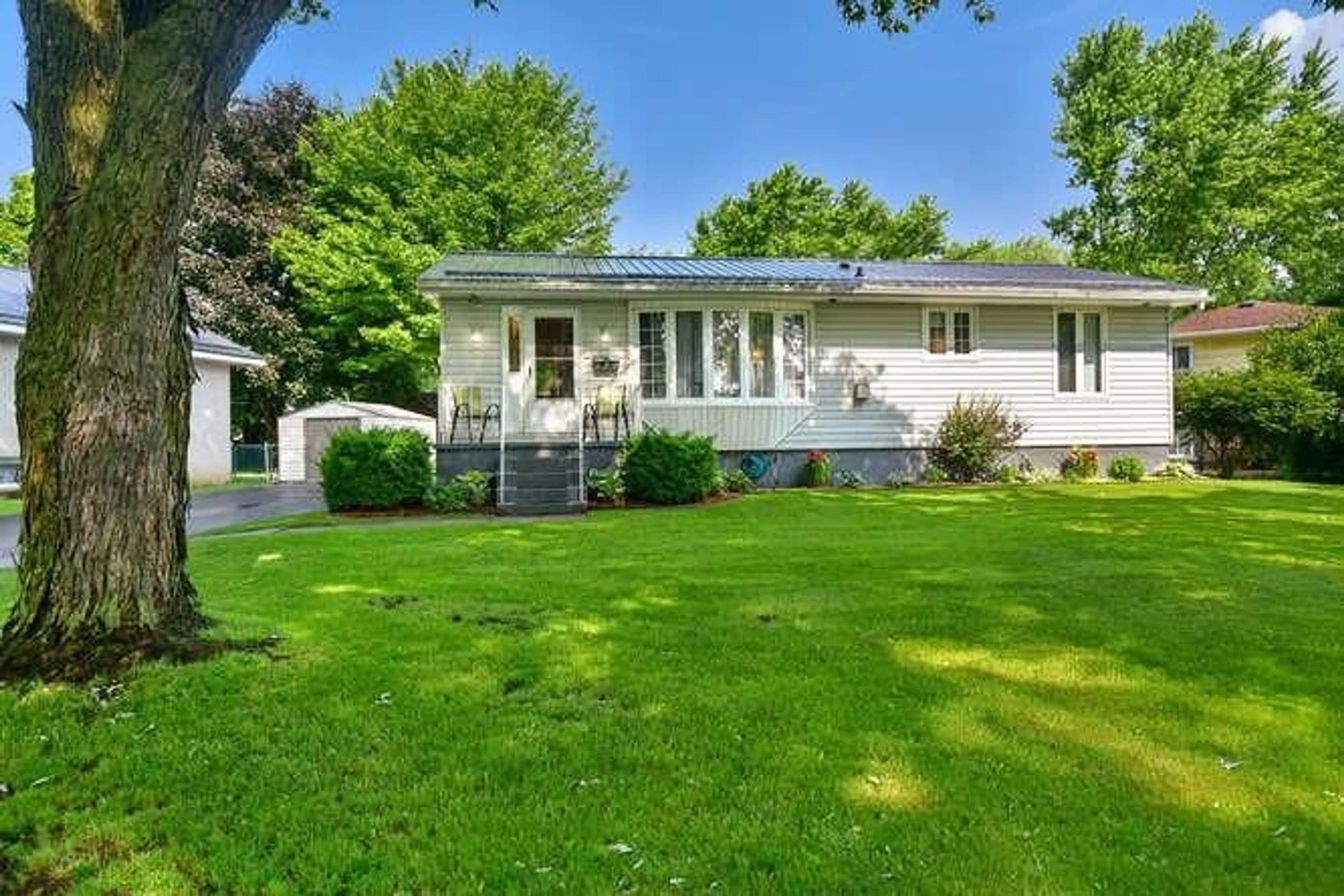 Frontside or backside of a home for 7 TUPPER St, Brockville Ontario K6V 3K7