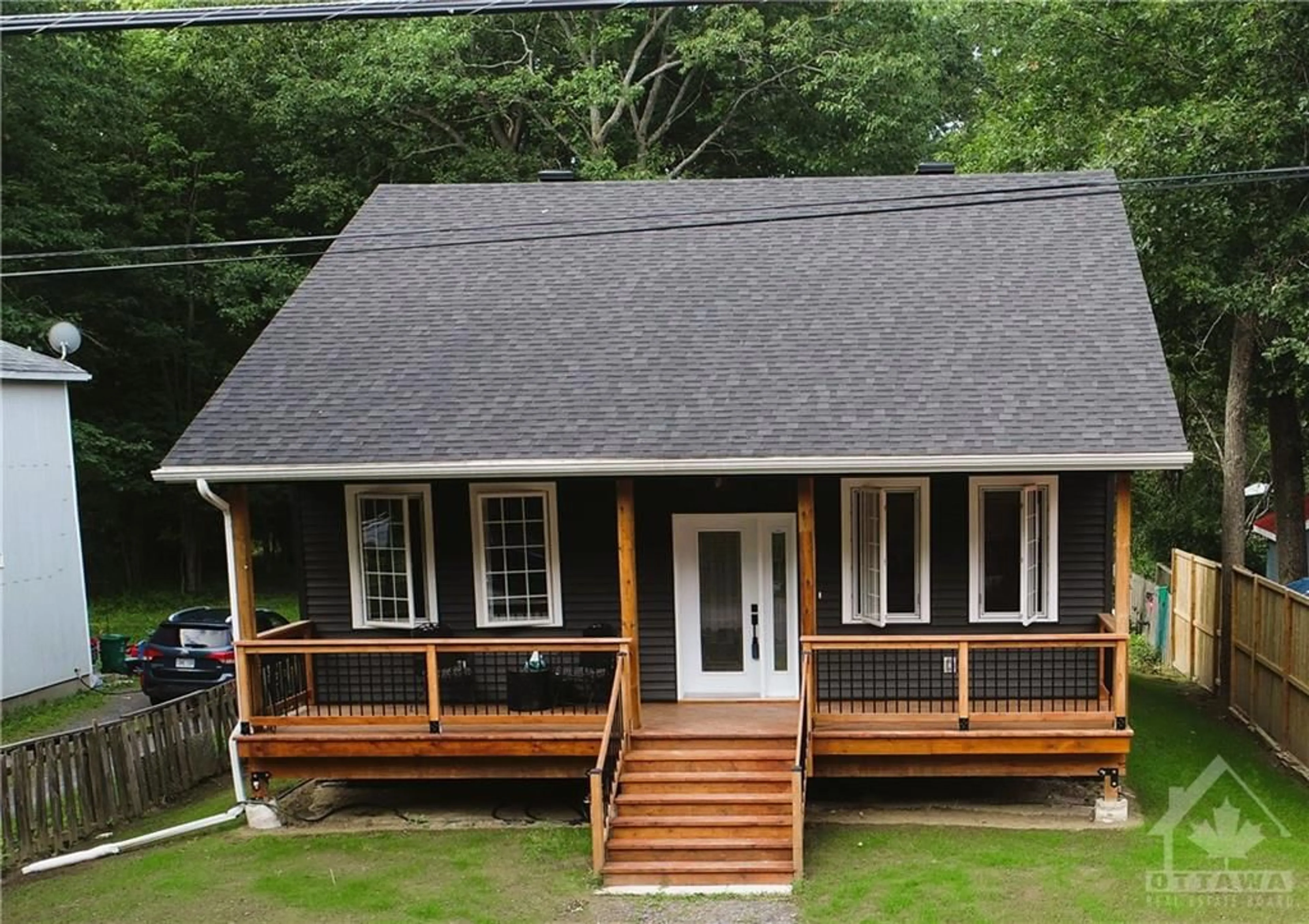 Cottage for 653 BAYVIEW Dr, Constance Bay Ontario K0A 3M0