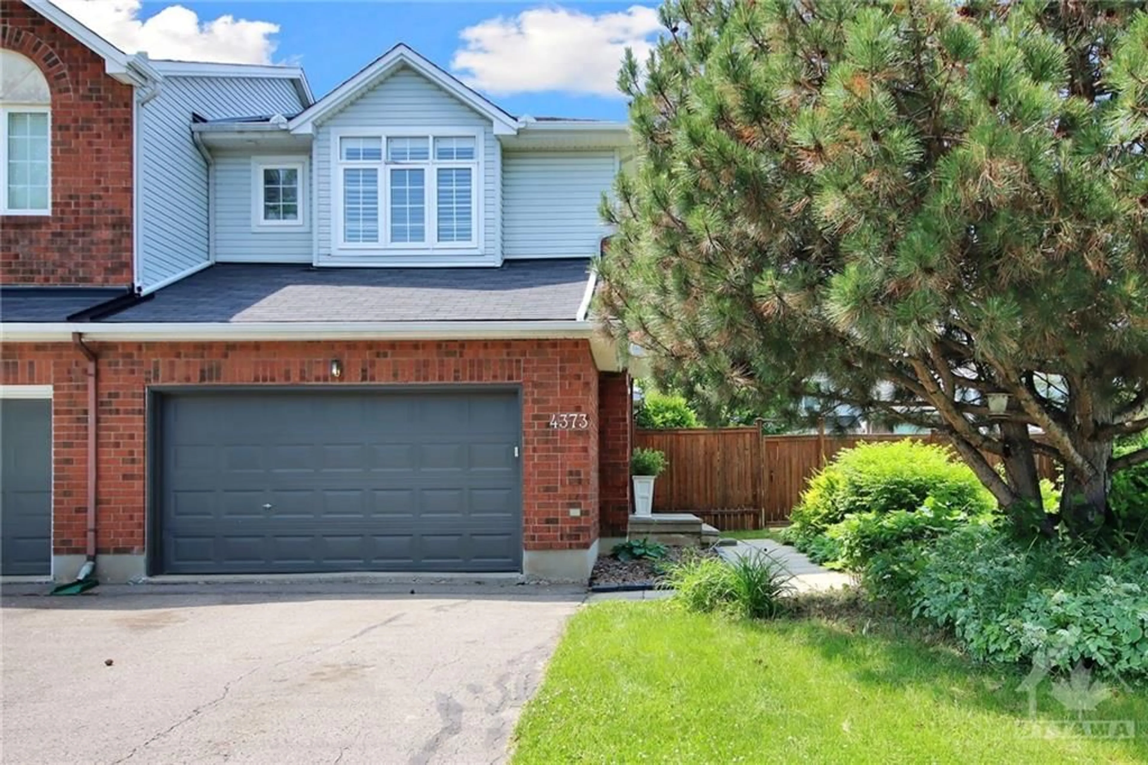 A pic from exterior of the house or condo for 4373 WILDMINT Sq, Ottawa Ontario K1V 1N7