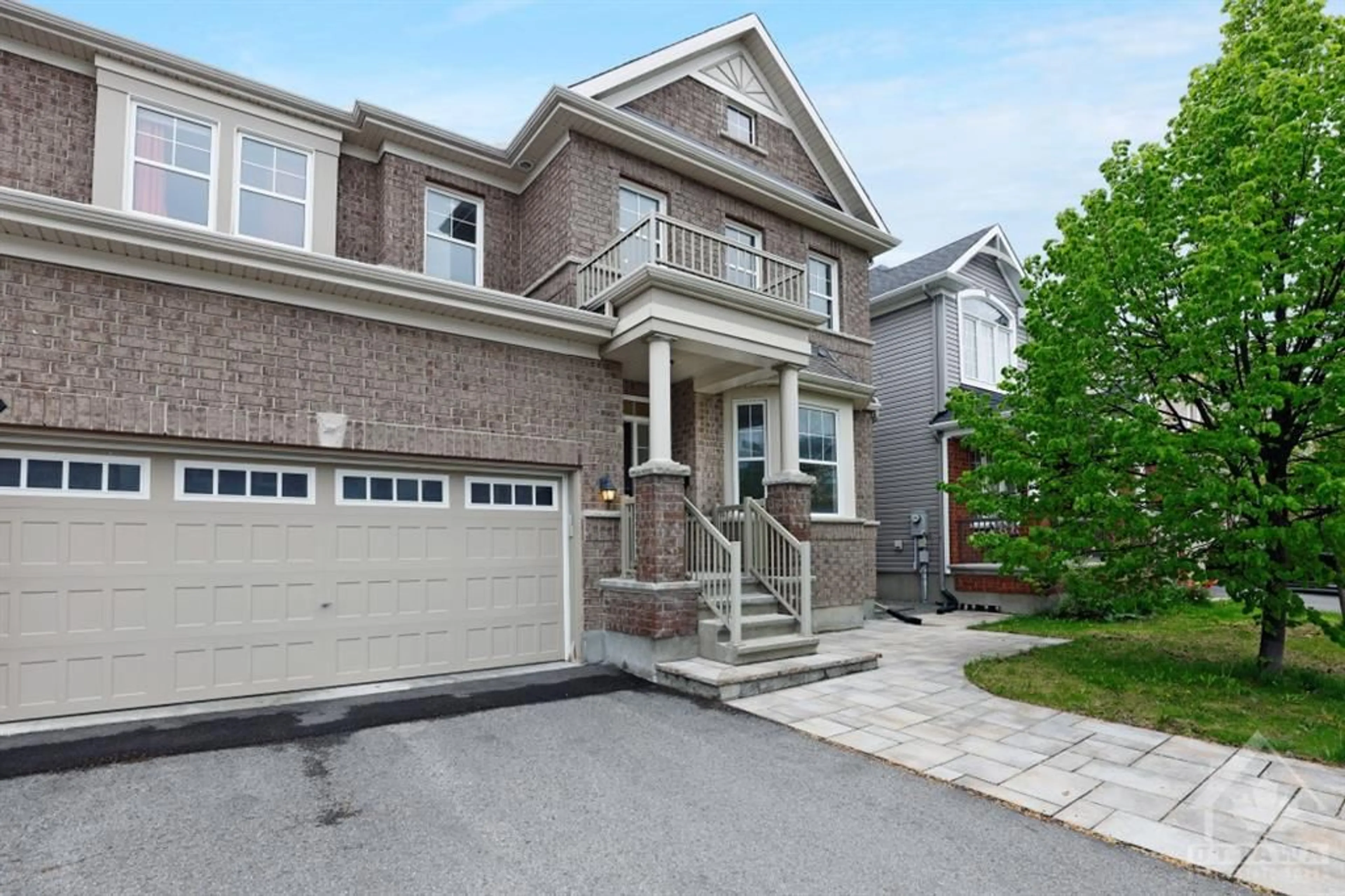 Frontside or backside of a home for 113 LILY POND St, Ottawa Ontario K2M 0J3