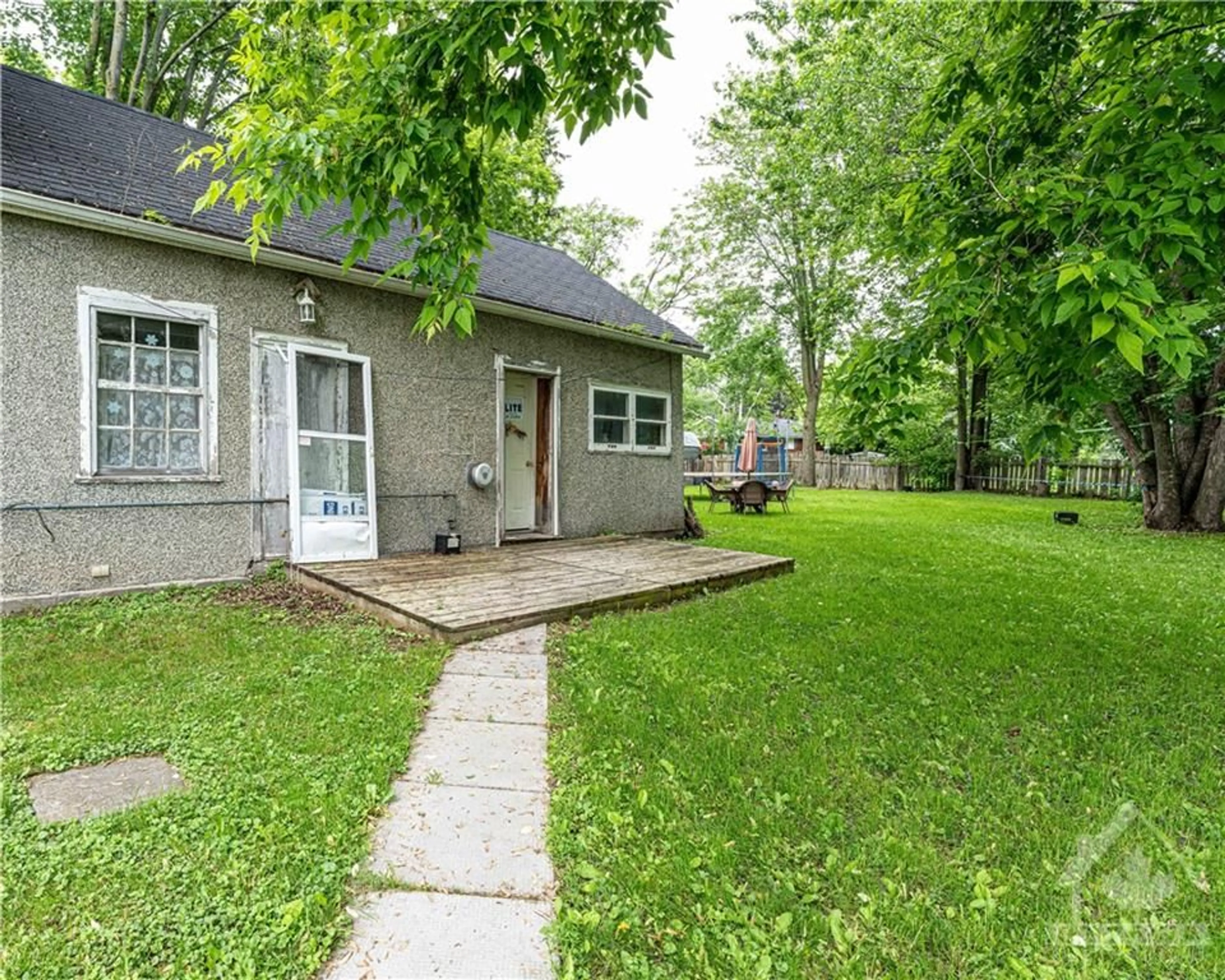 Frontside or backside of a home for 6609 & 6613 FOURTH LINE Rd, Ottawa Ontario K0A 2T0