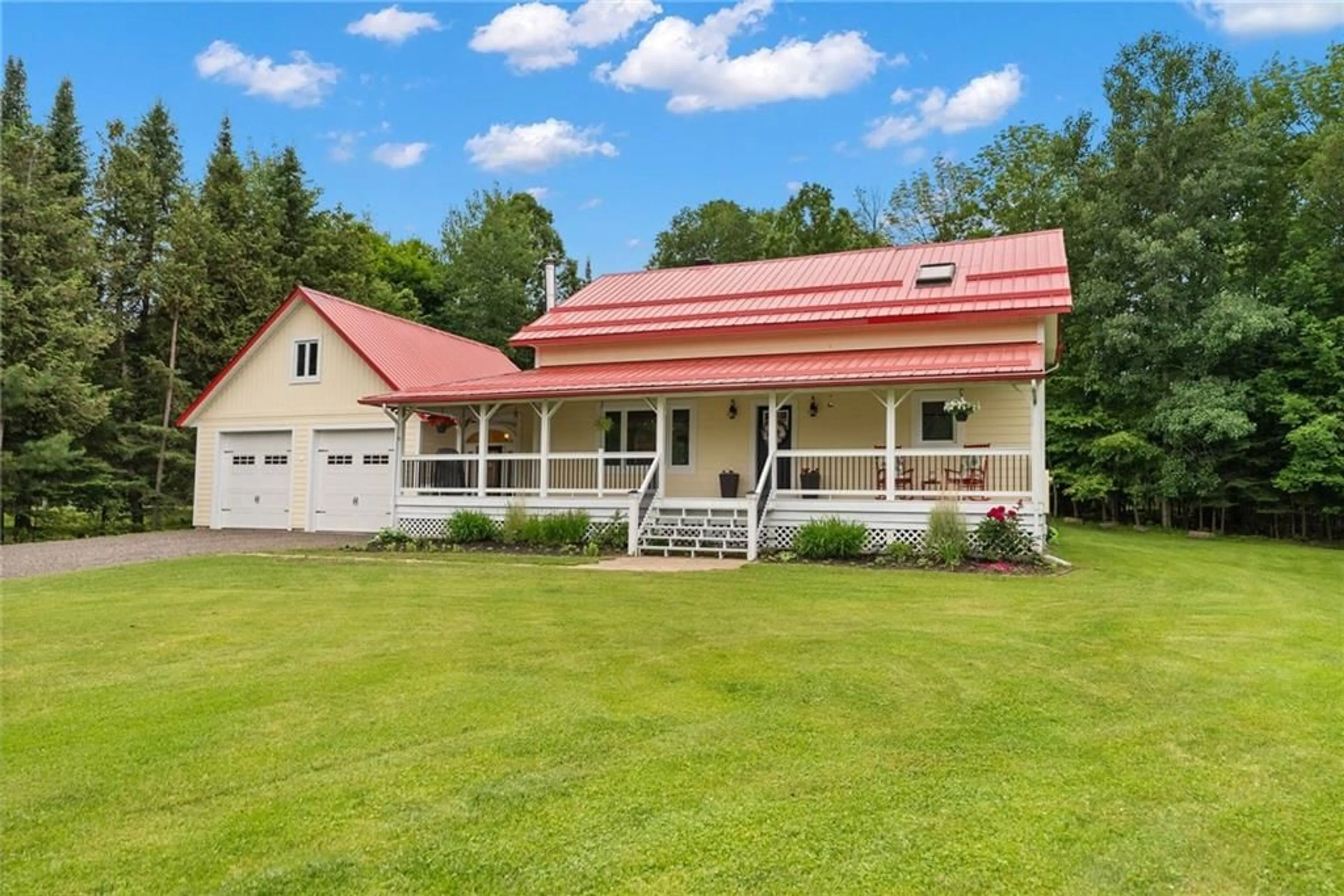 Cottage for 633 FOREST PARK Rd, Pembroke Ontario K8A 6W2