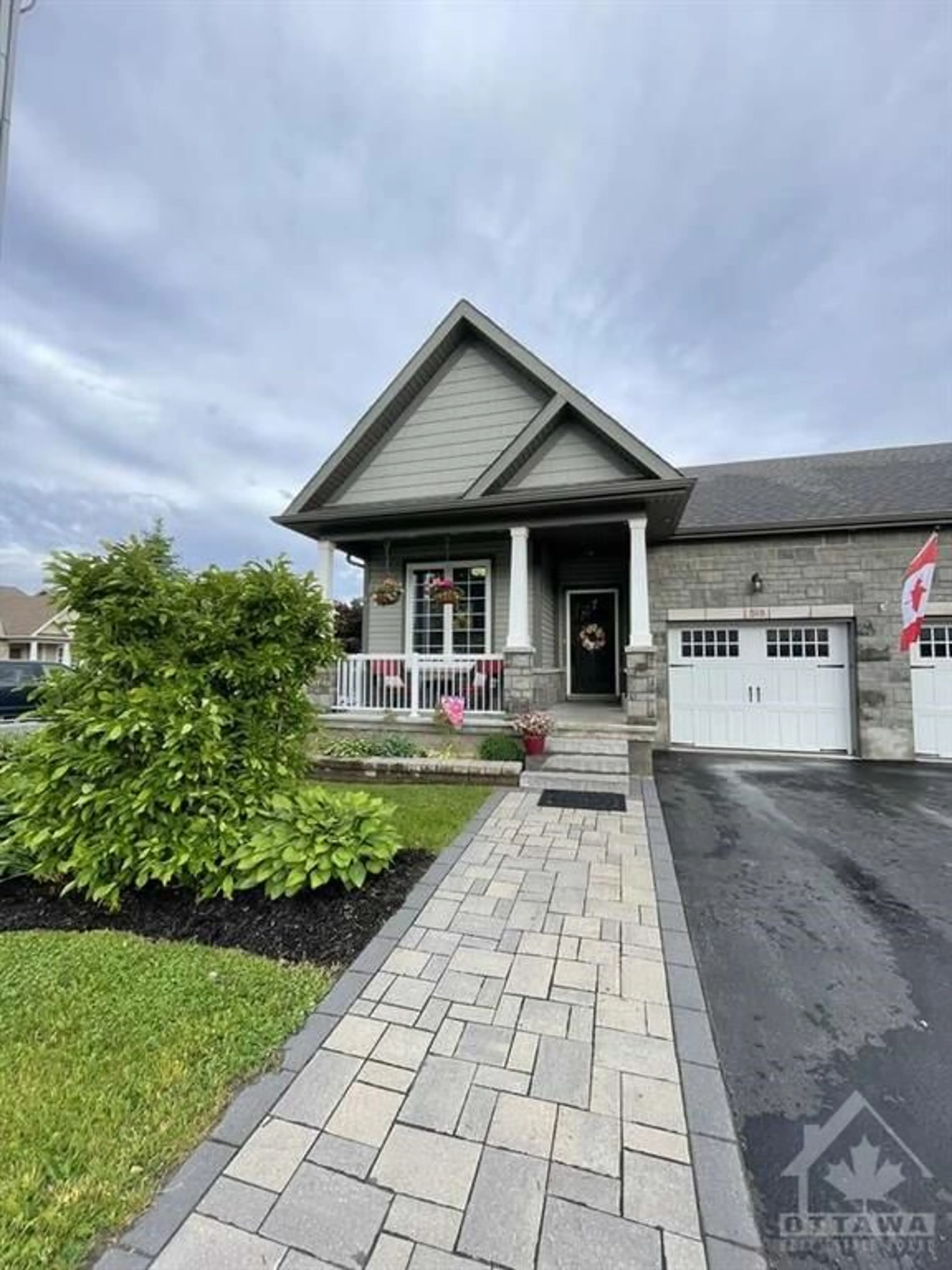 Frontside or backside of a home for 518 CLOTHIER St, Kemptville Ontario K0G 1J0