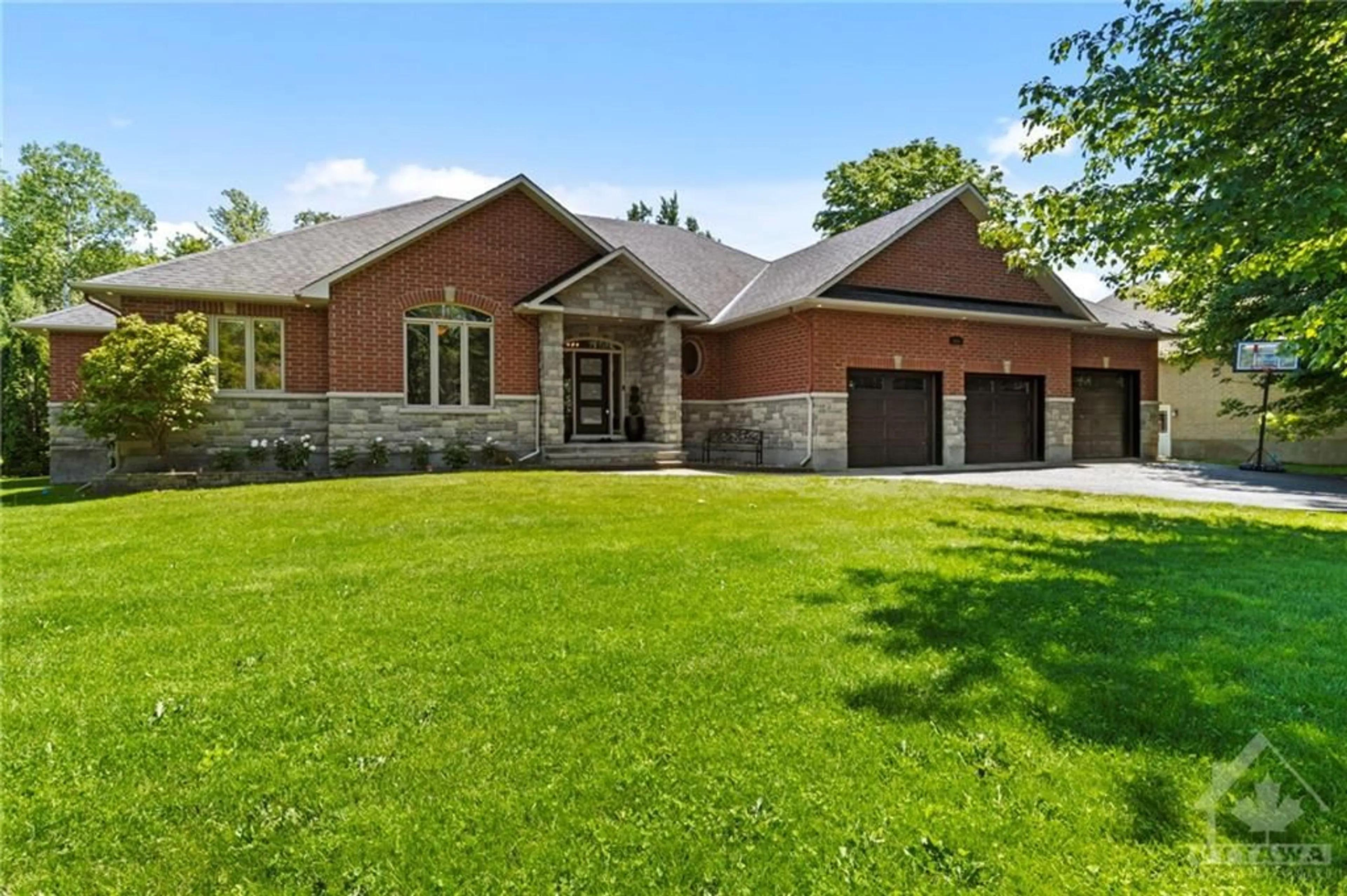 Home with brick exterior material for 6800 PEBBLE TRAIL Way, Ottawa Ontario K4P 0B7