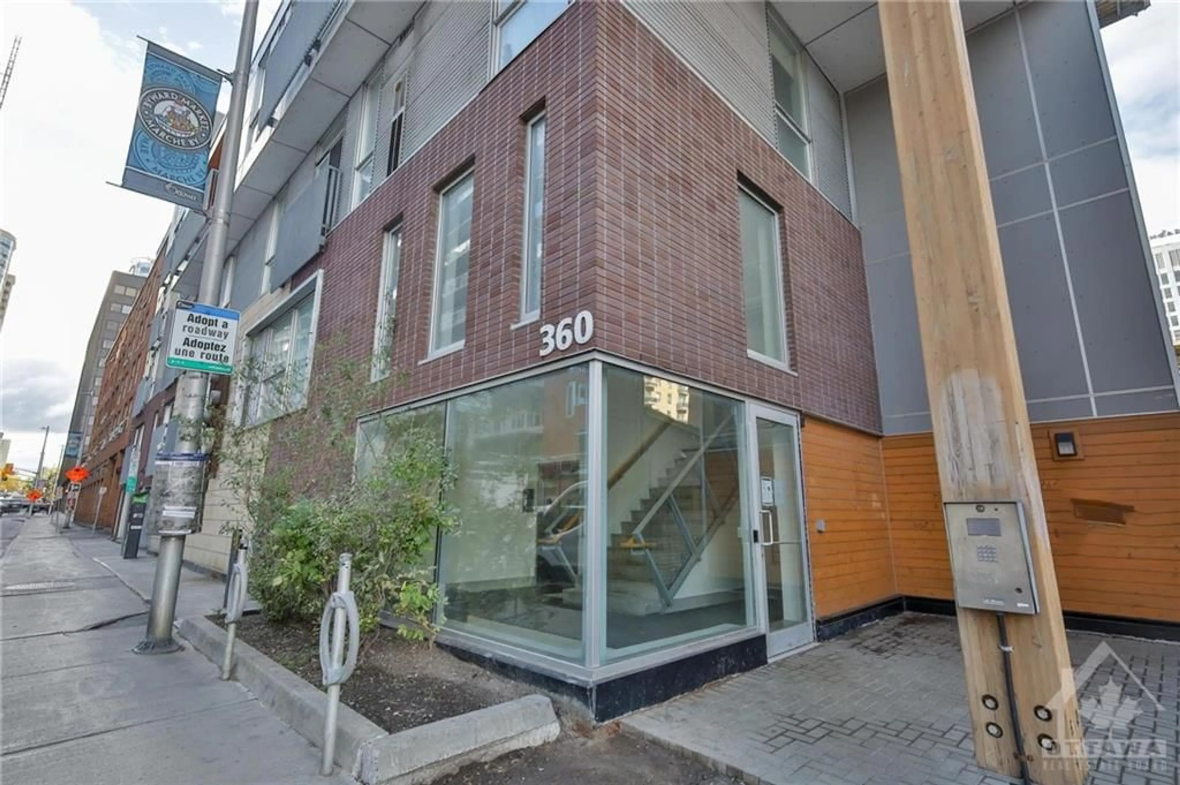 A pic from exterior of the house or condo for 360 CUMBERLAND St #306, Ottawa Ontario K1N 0B1