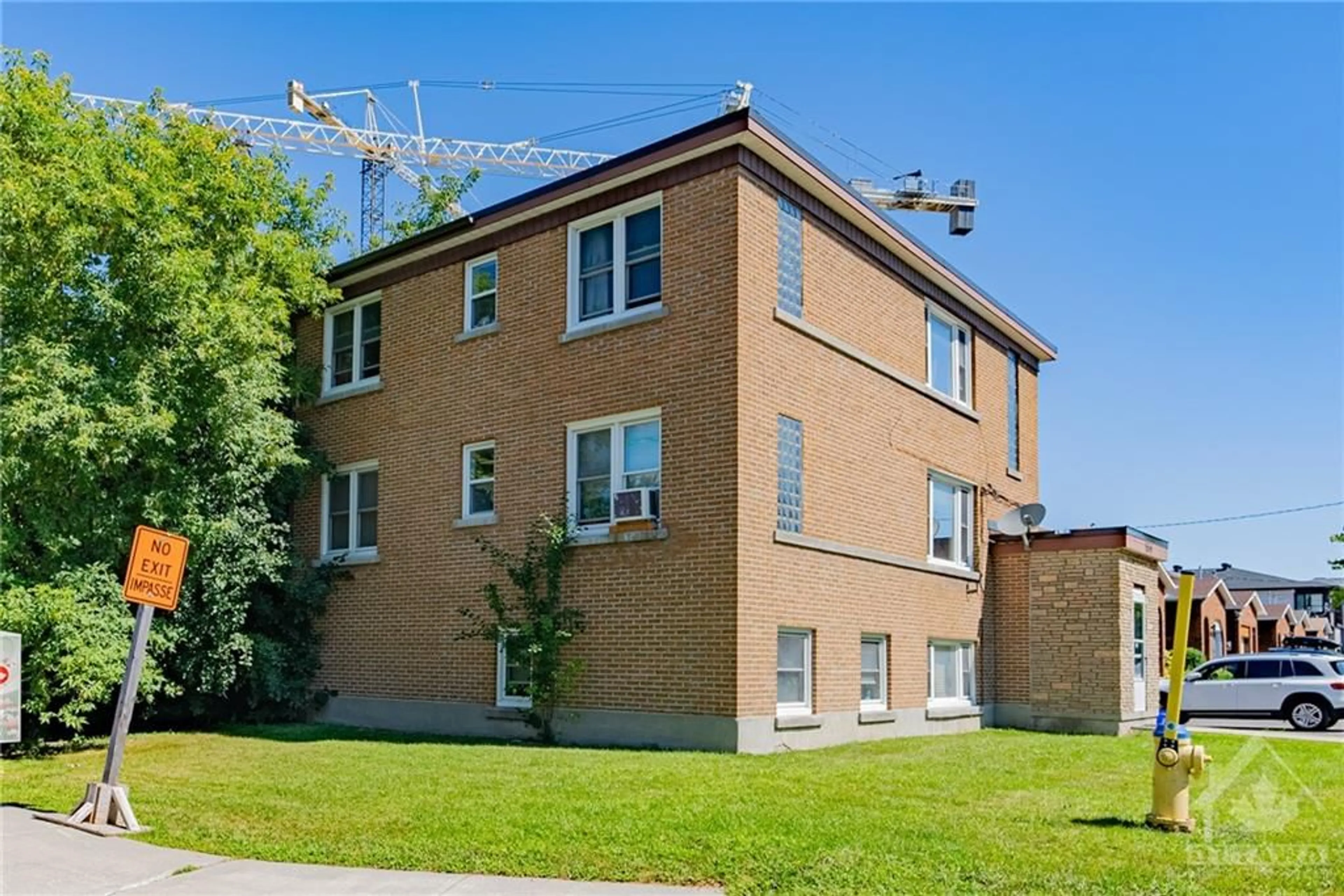 A pic from exterior of the house or condo for 1331 THAMES St, Ottawa Ontario K1Z 7N2