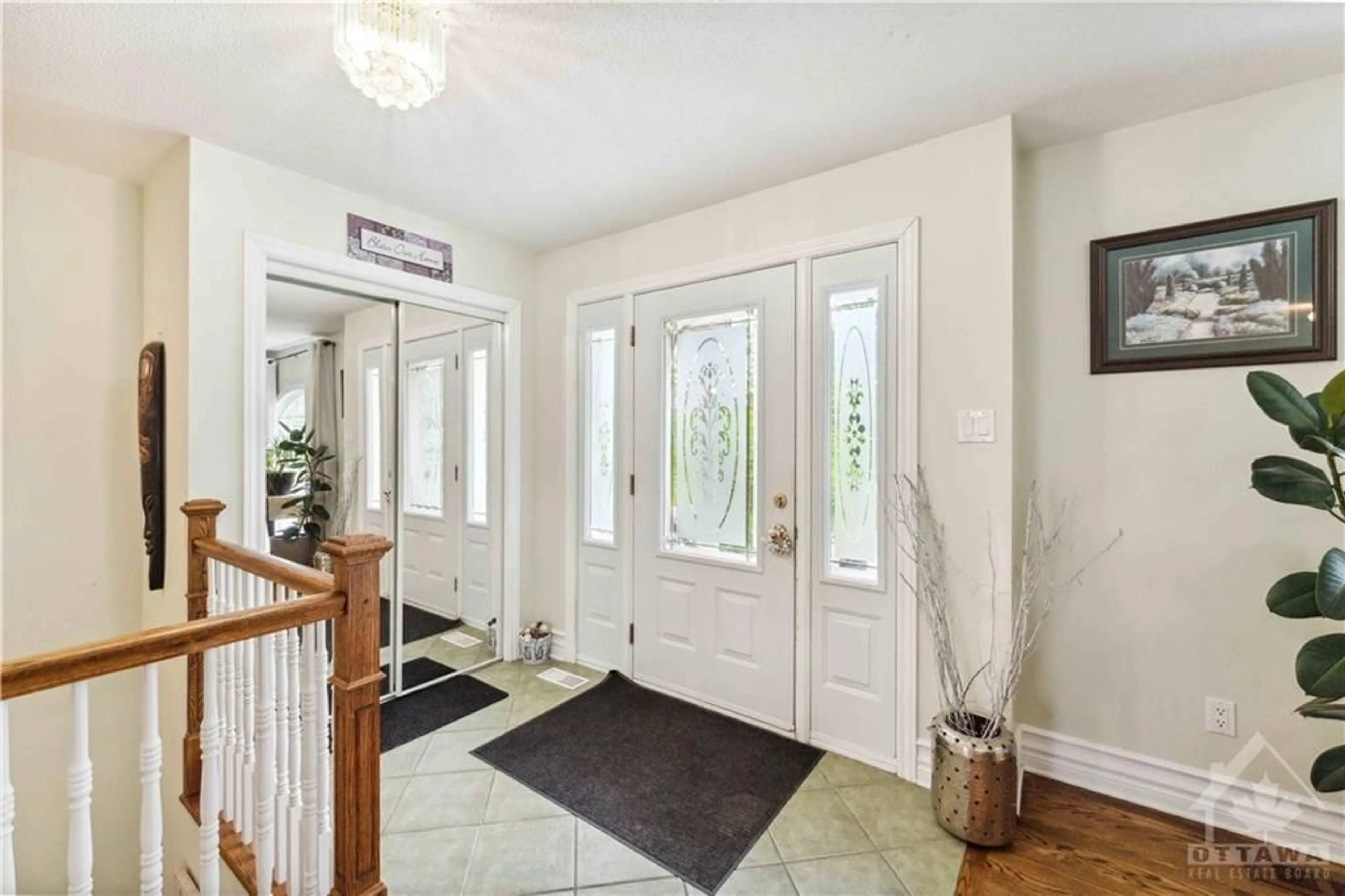 Indoor entryway, wood floors for 3288 BLANCHFIELD Rd, Osgoode Ontario K0A 2W0