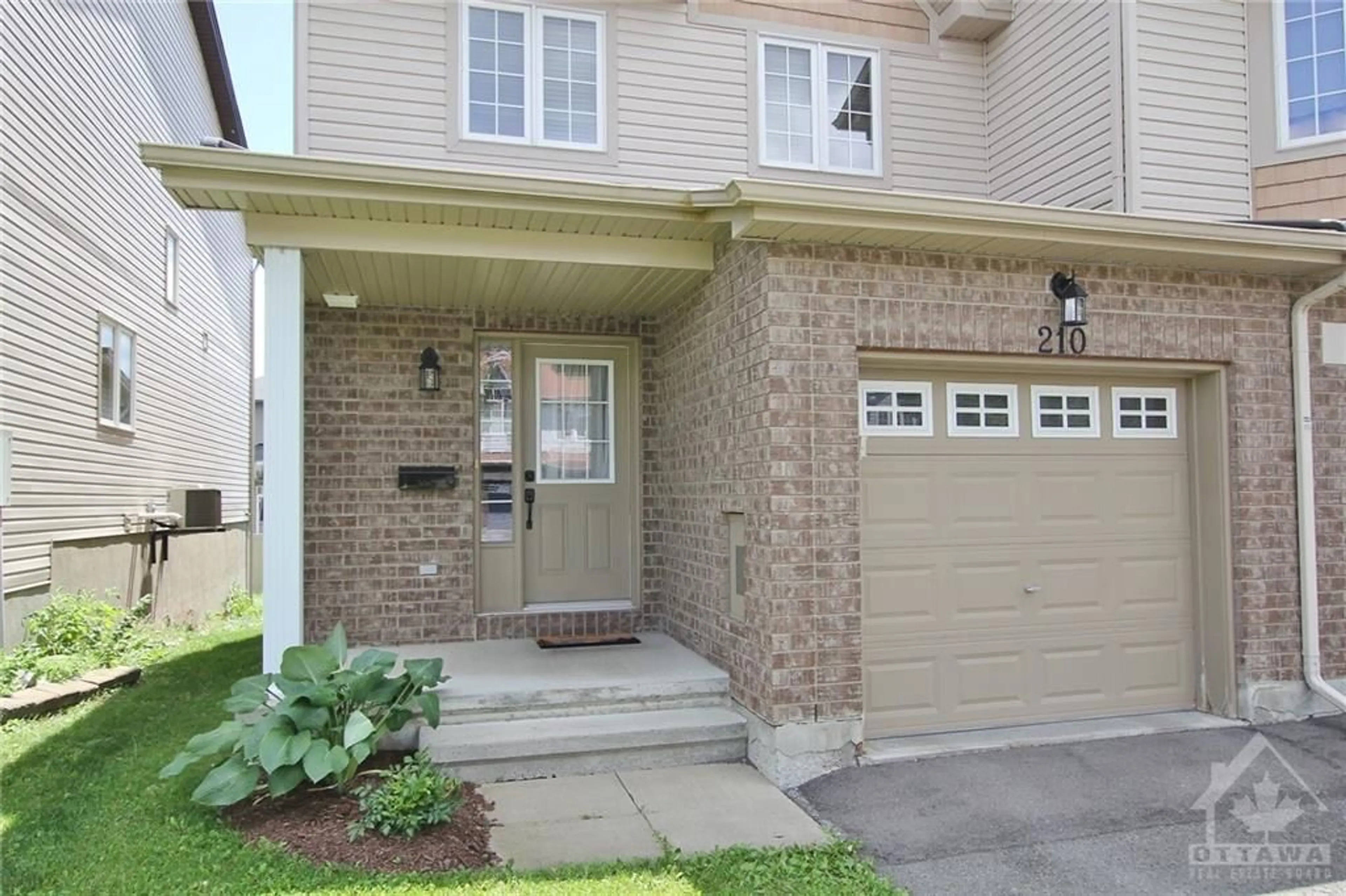 A pic from exterior of the house or condo for 210 ROLLING MEADOW Cres, Ottawa Ontario K1W 0B1