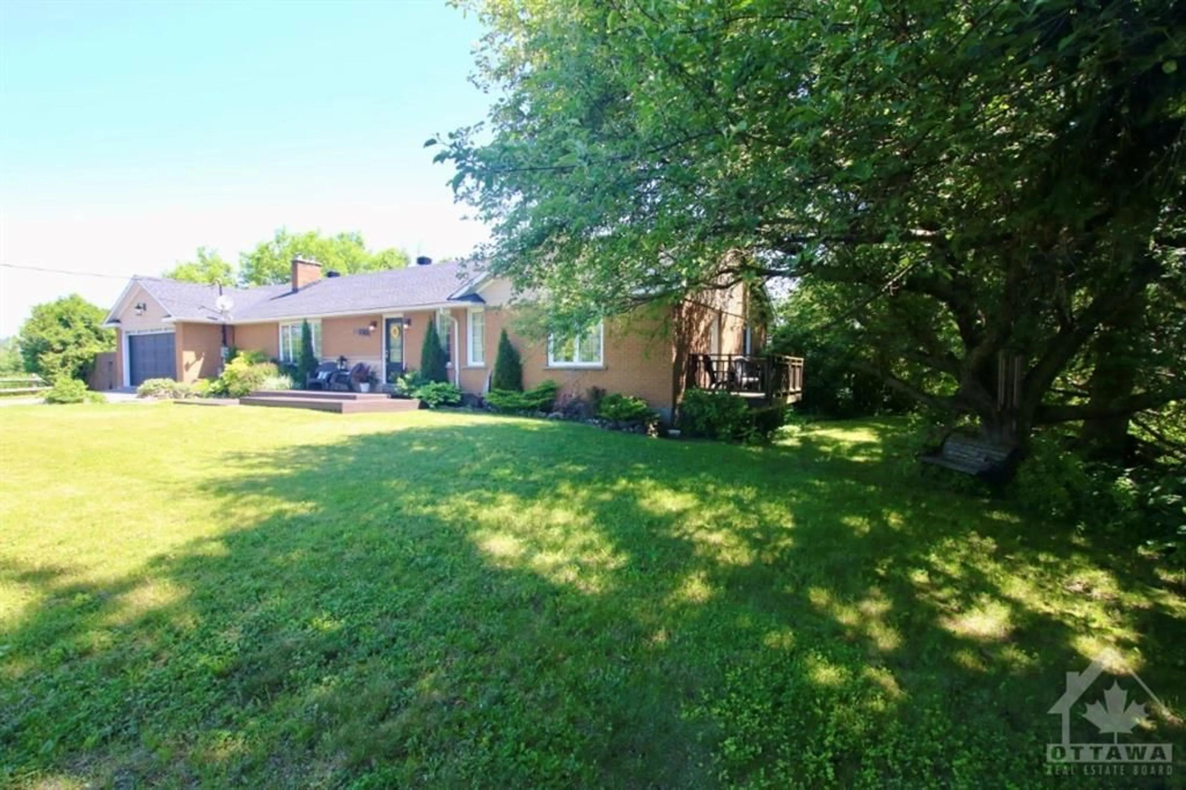 Patio for 2703 SWALE Rd, Greely Ontario K4P 1N2