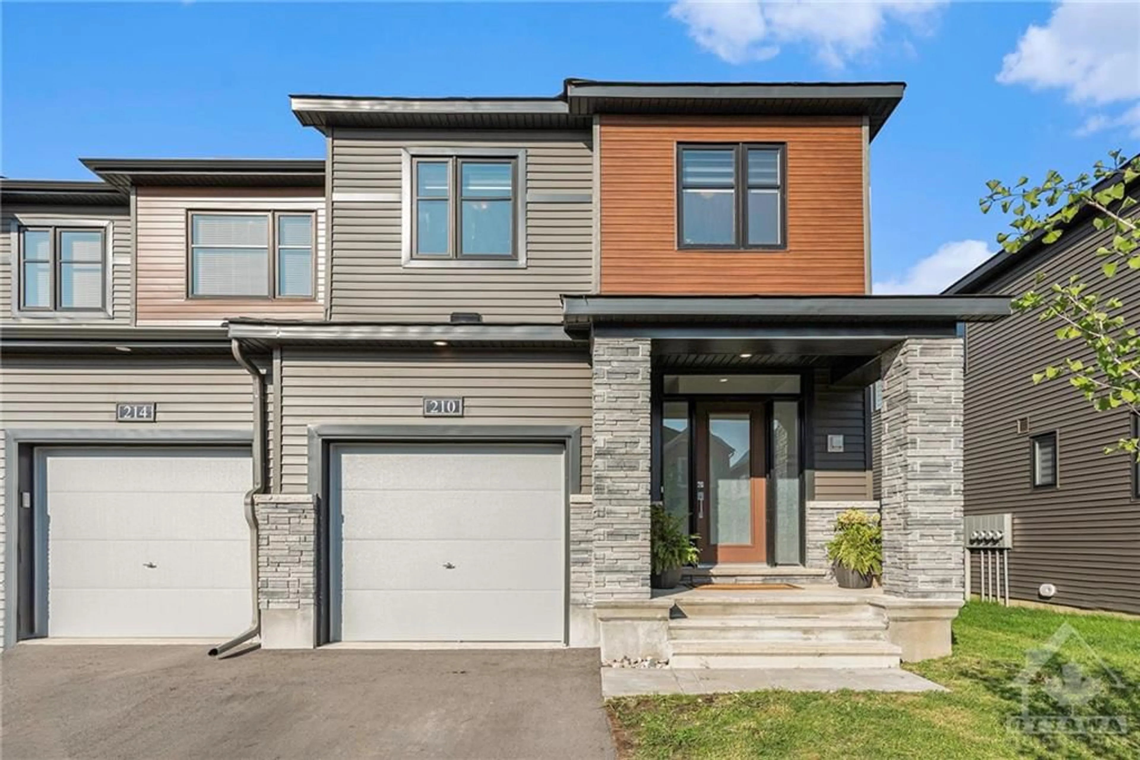 Home with brick exterior material for 210 MAYNOOTH Crt, Ottawa Ontario K2J 6Y5