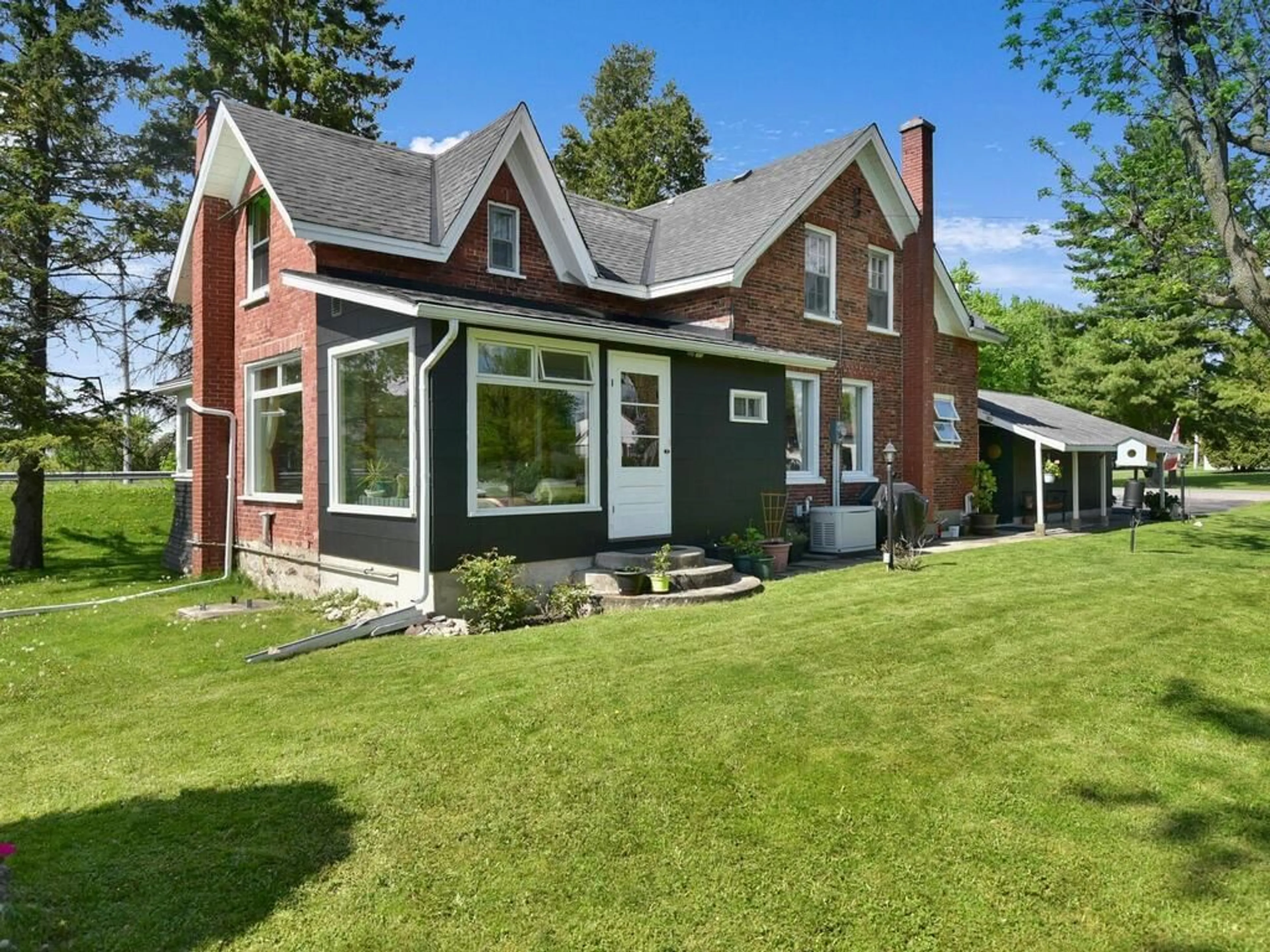 Frontside or backside of a home for 5680 CHERRY St, Morrisburg Ontario K0C 1X0