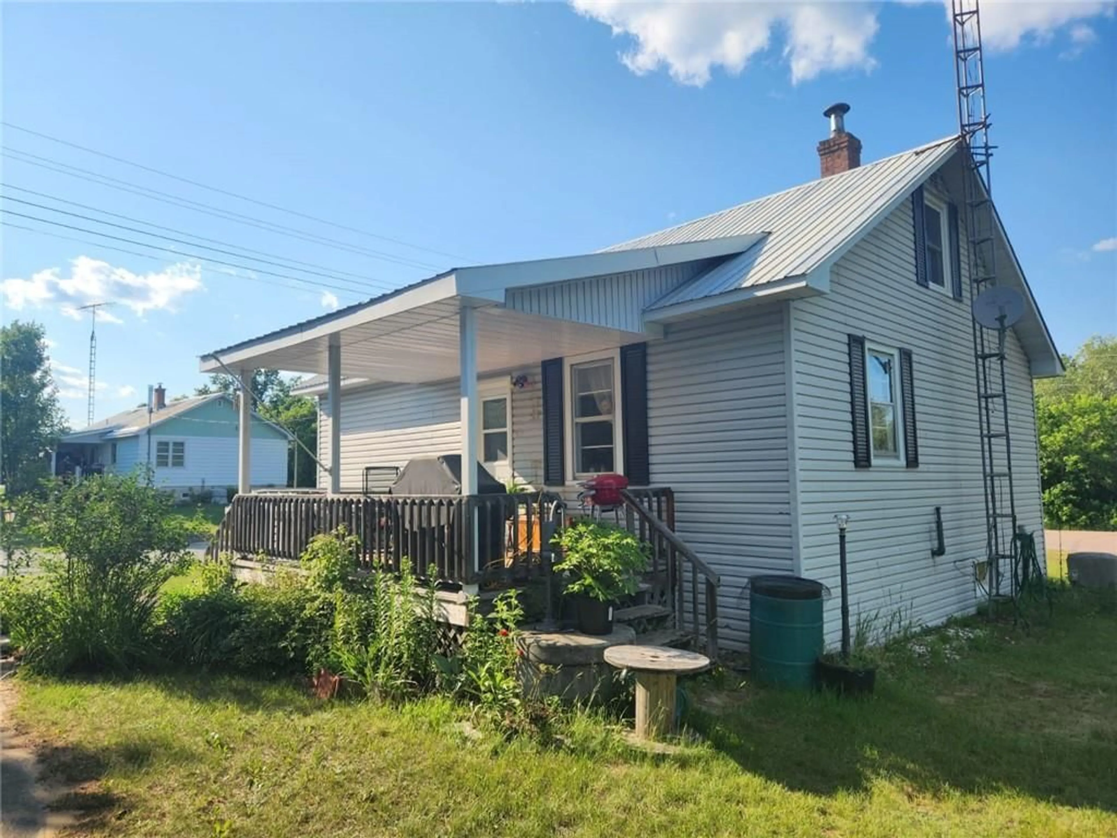Frontside or backside of a home for 66 DROHAN St, Barry's Bay Ontario K0J 1B0