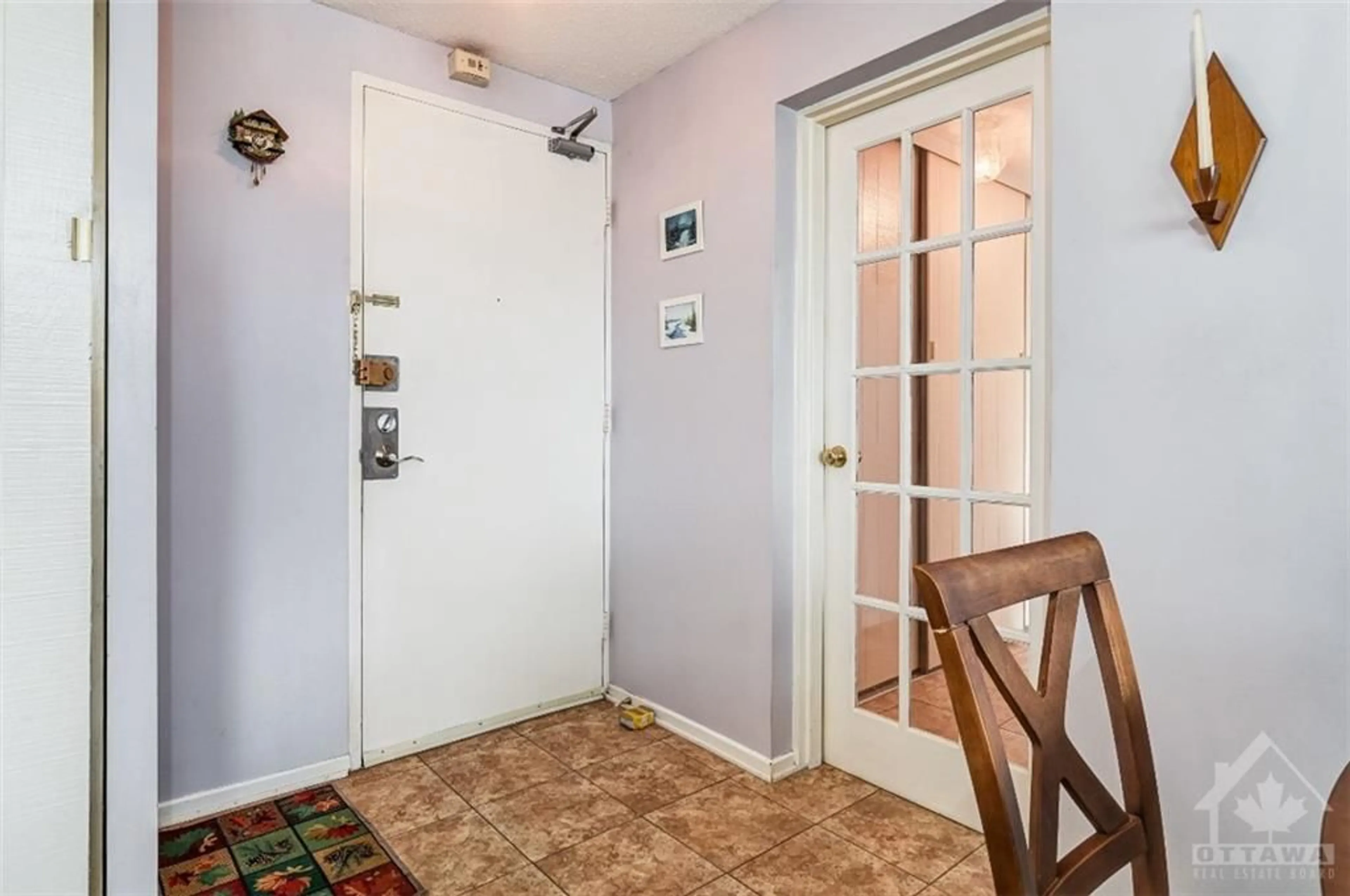 Indoor entryway for 3100 CARLING Ave #110, Ottawa Ontario K2B 6J6