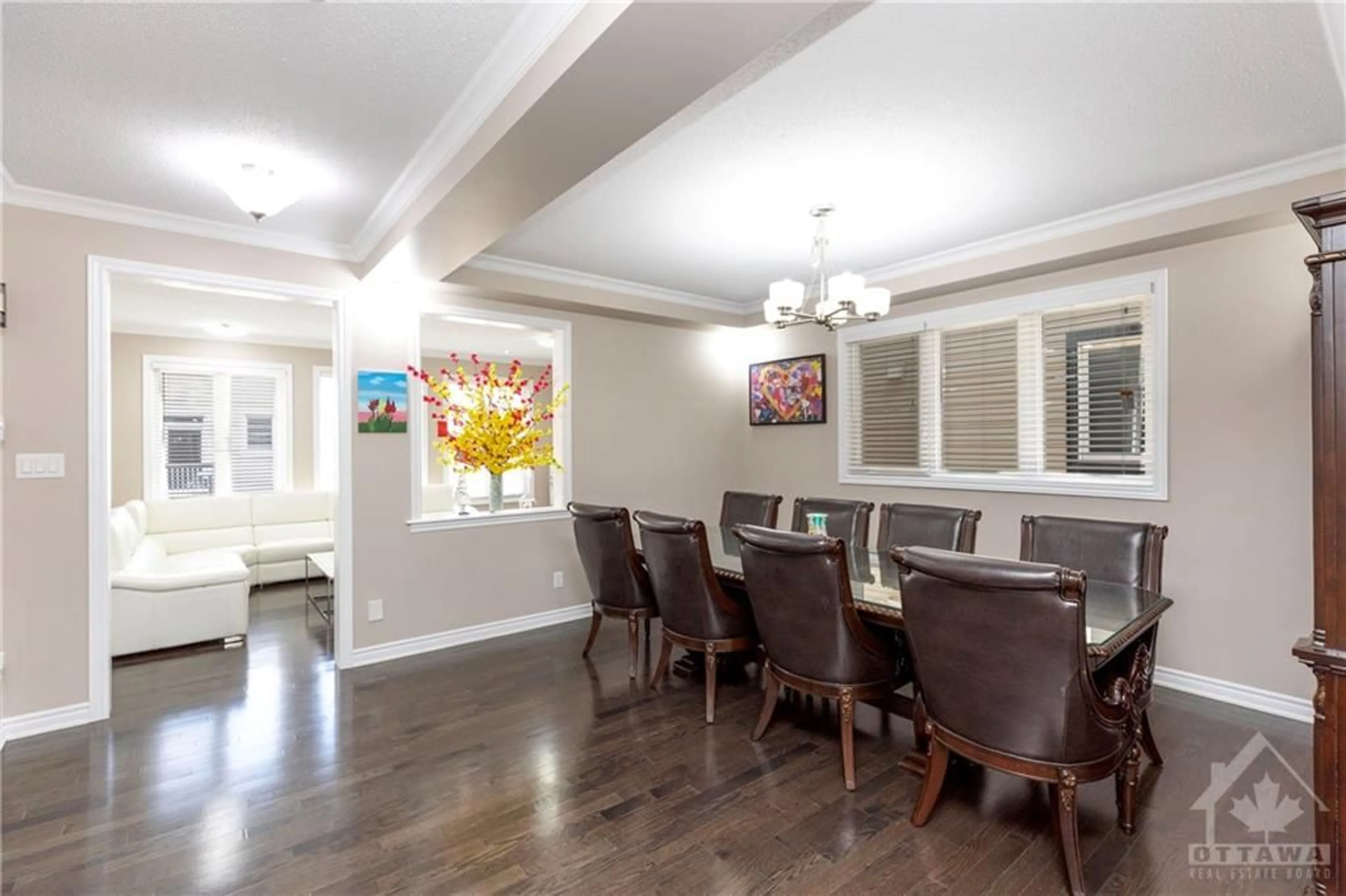 Dining room for 202 RIVERTREE St, Ottawa Ontario K2M 0J3