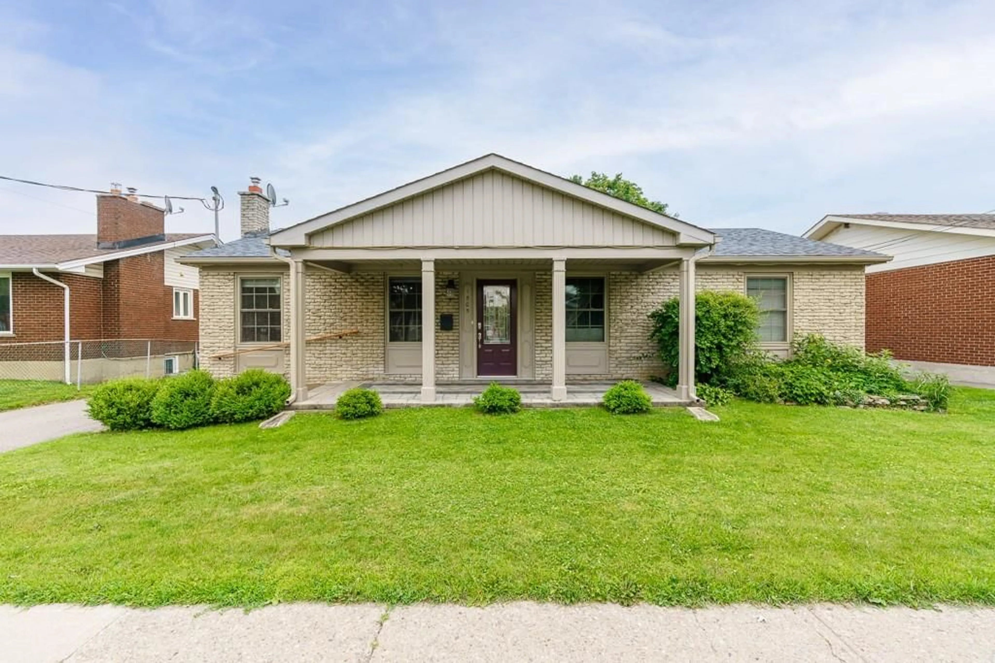 Frontside or backside of a home for 1505 SECOND St, Cornwall Ontario K6H 2C4