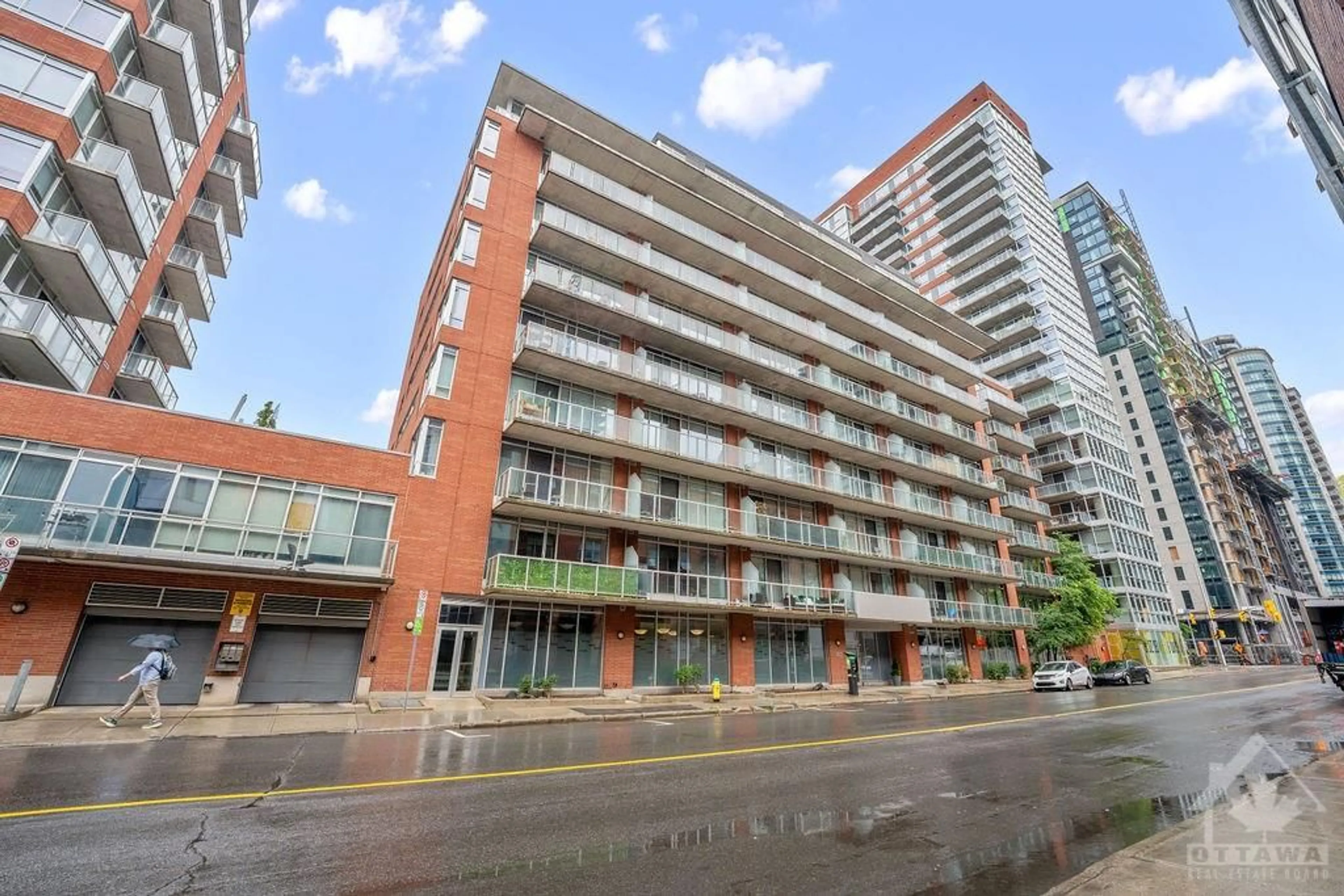 A pic from exterior of the house or condo for 383 CUMBERLAND St #301, Ottawa Ontario K1N 1J7