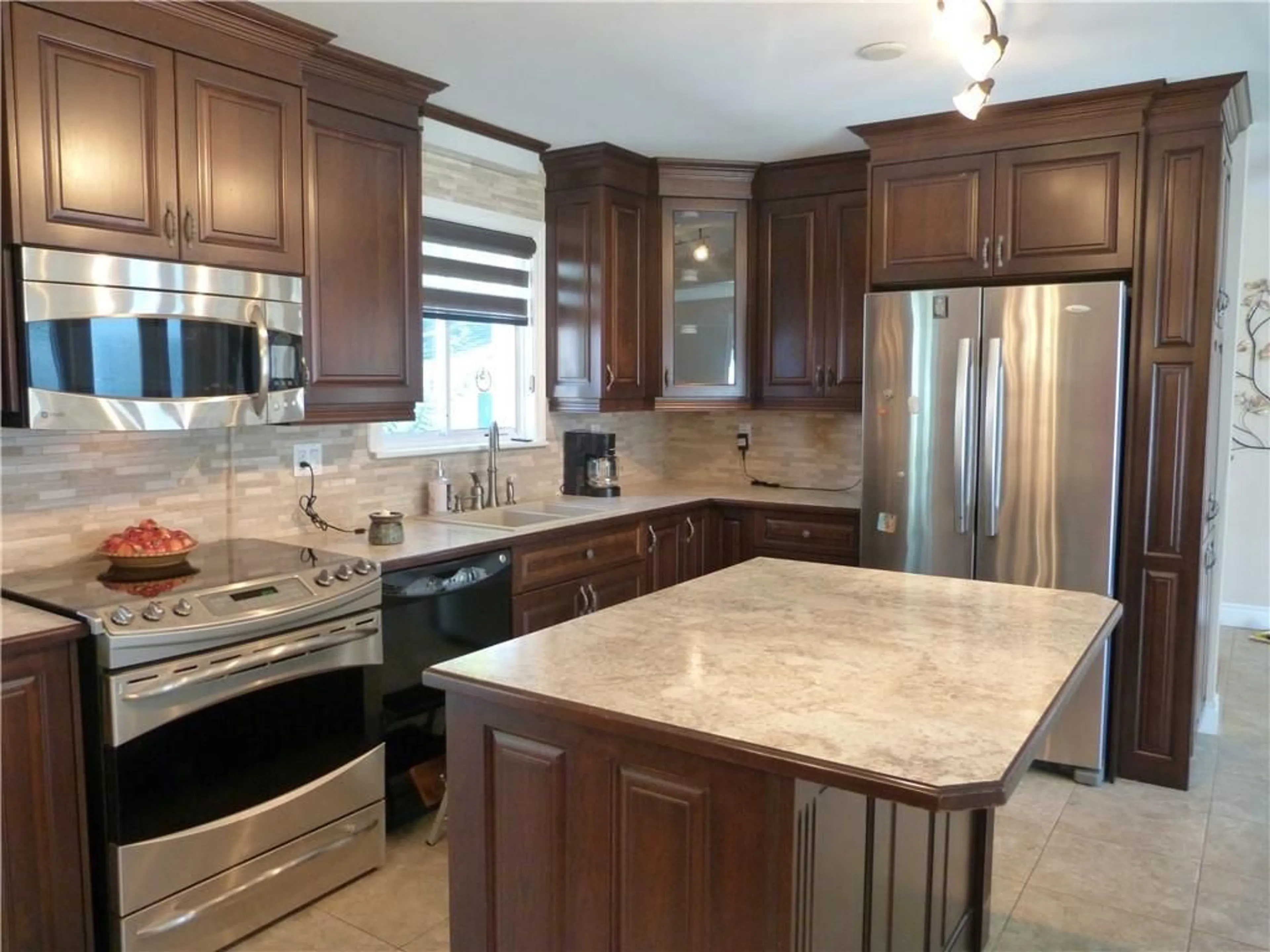 Contemporary kitchen for 61 EMMA St, Chesterville Ontario K0C 1H0