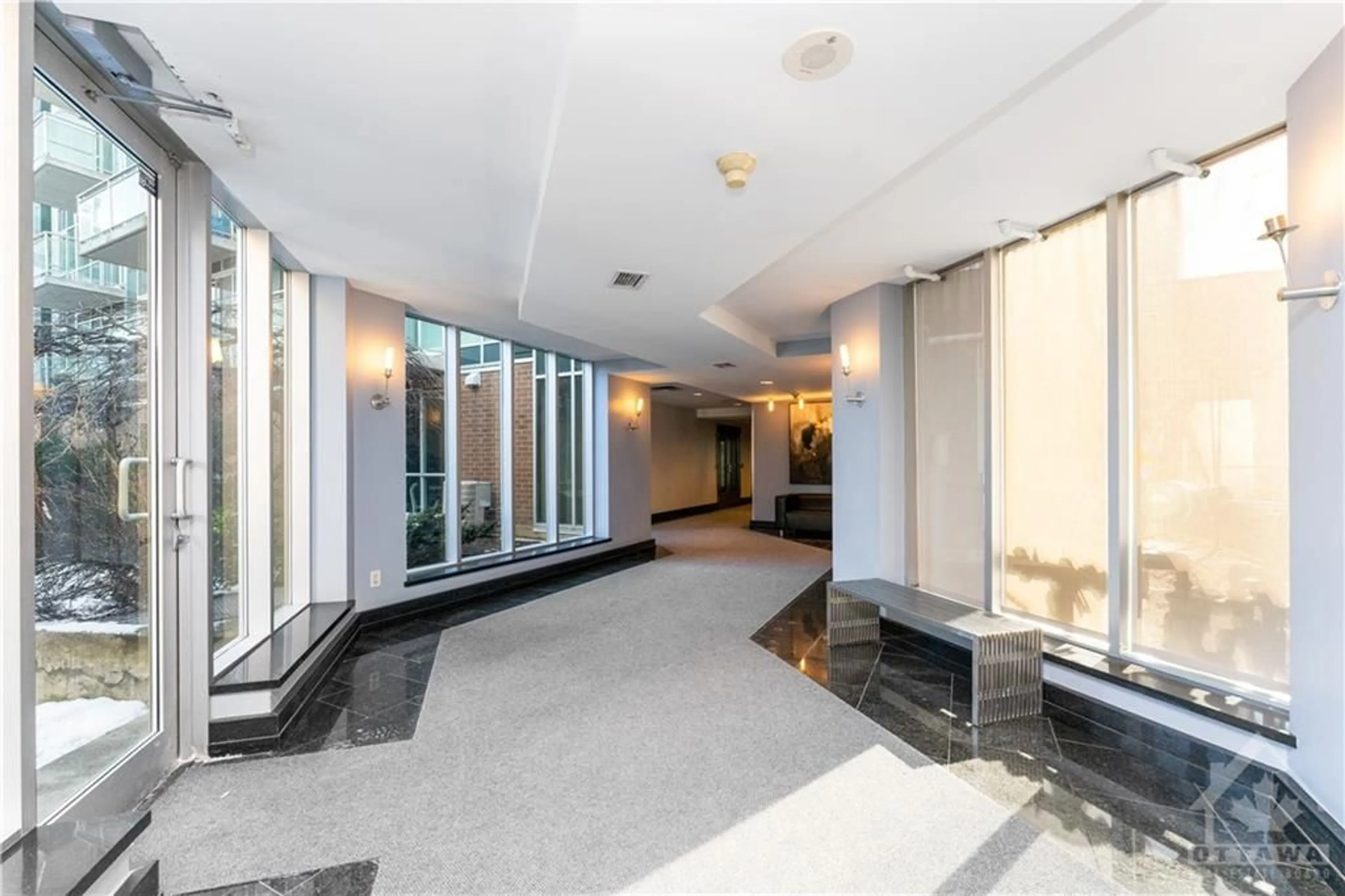 Indoor lobby for 134 YORK St #507, Ottawa Ontario K1N 1K8