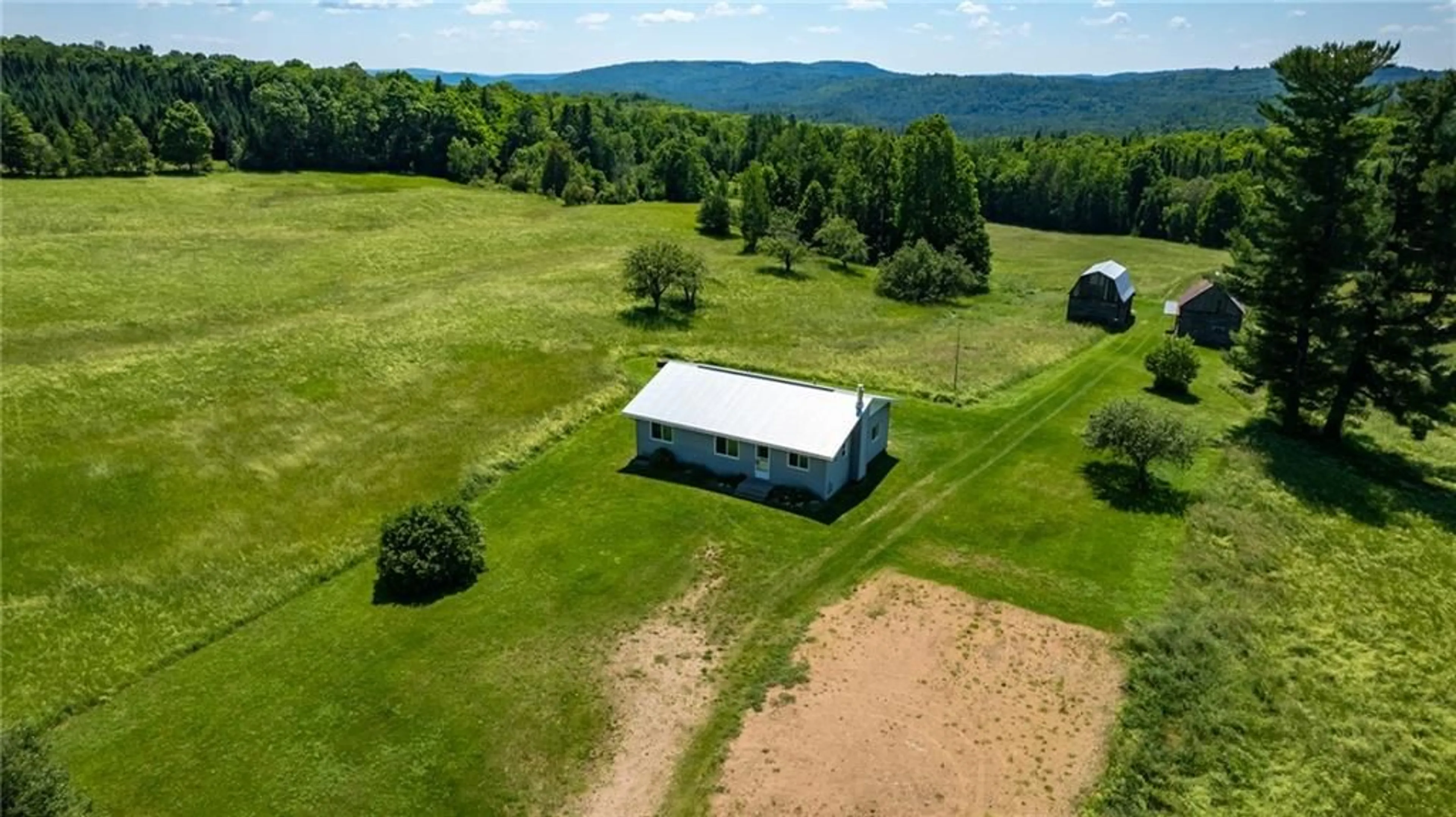 Shed for 1465 LETTERKENNY Rd, Quadeville Ontario K0J 2E0