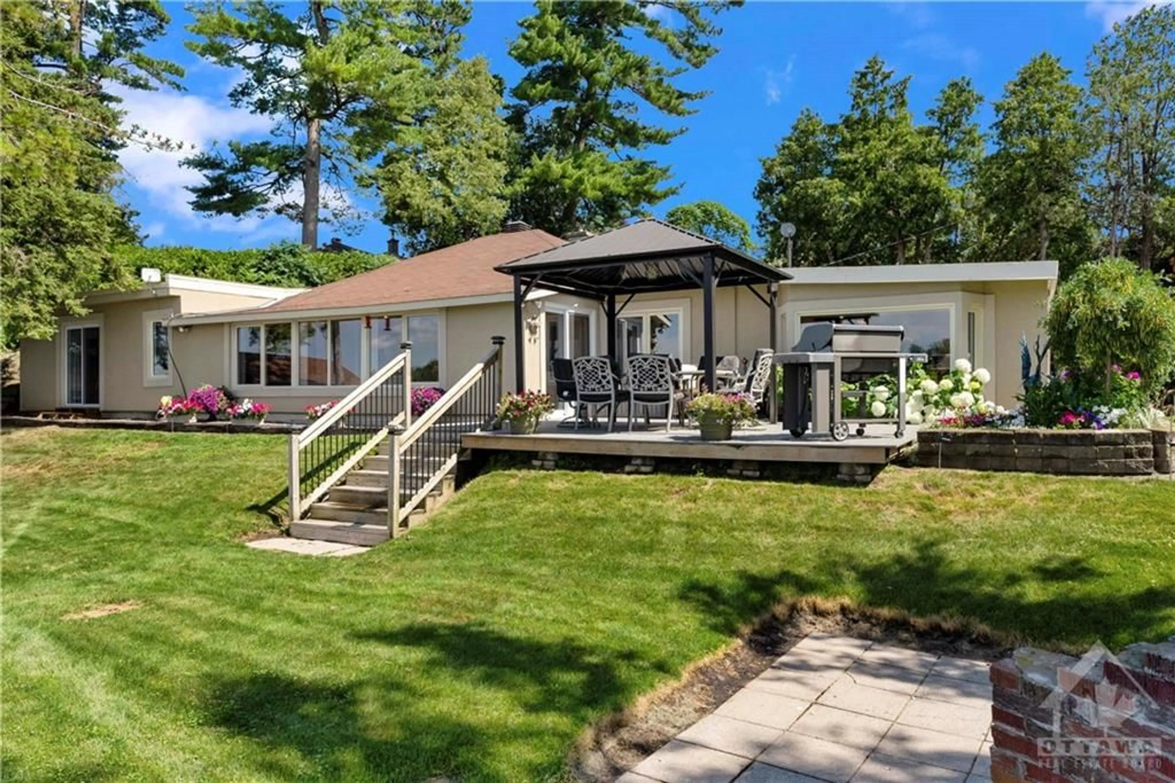 Cottage for 3332 RIVER Rd #D, Manotick Ontario K4M 1B4