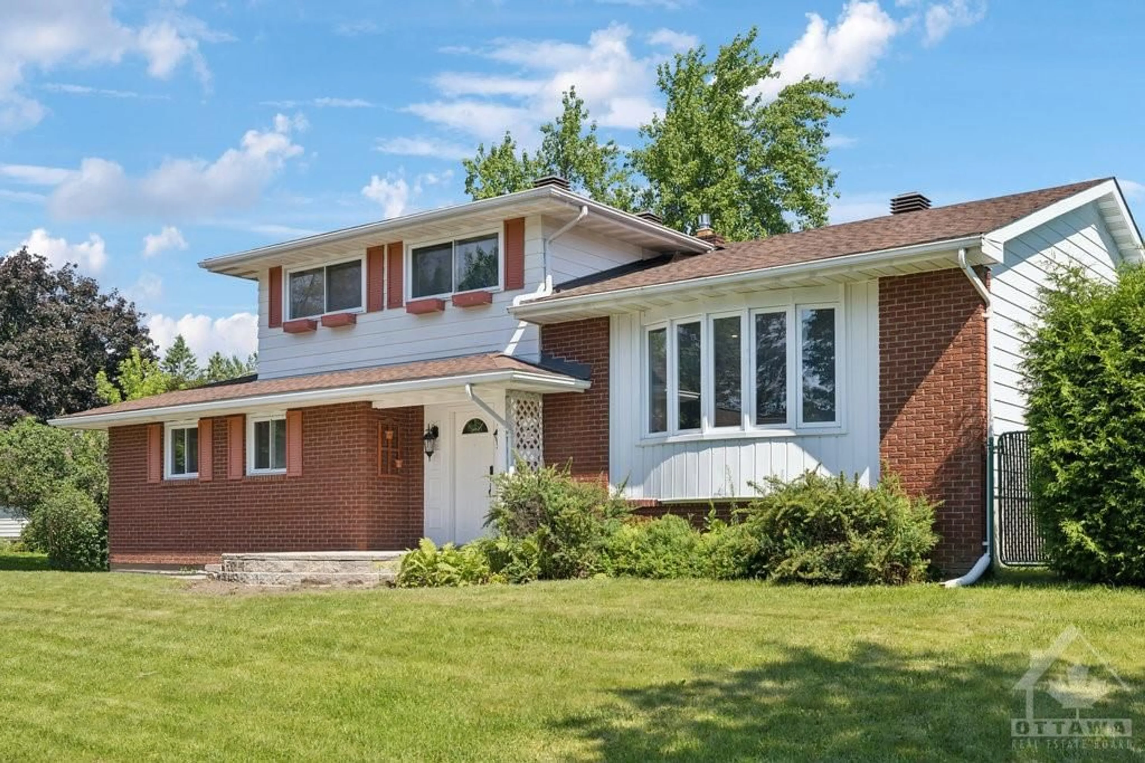 Home with brick exterior material for 13 RIDGEBURN Gate, Ottawa Ontario K1B 4C7