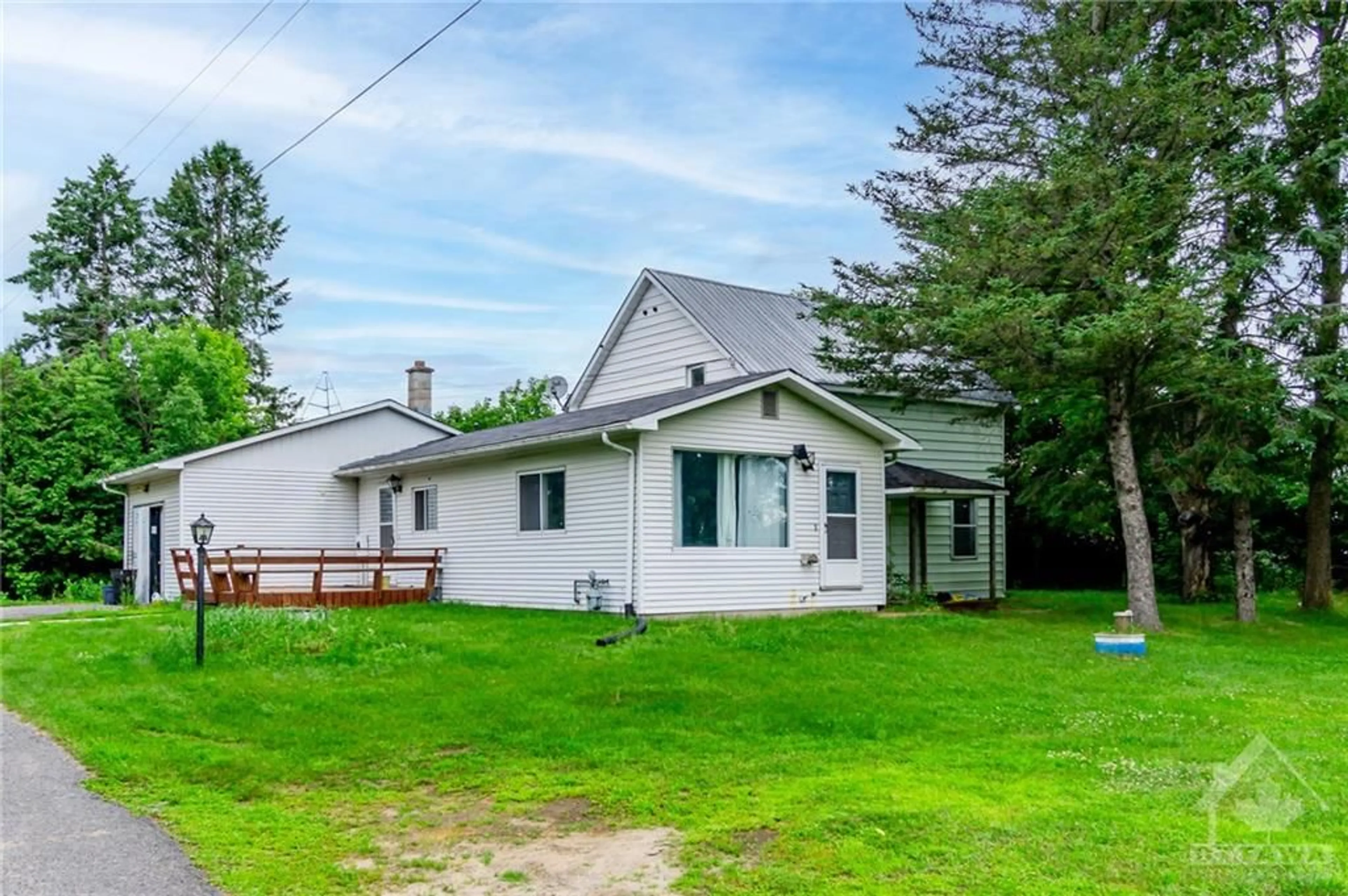Cottage for 4079 COUNTY ROAD 43 Rd, Kemptville Ontario K0G 1J0