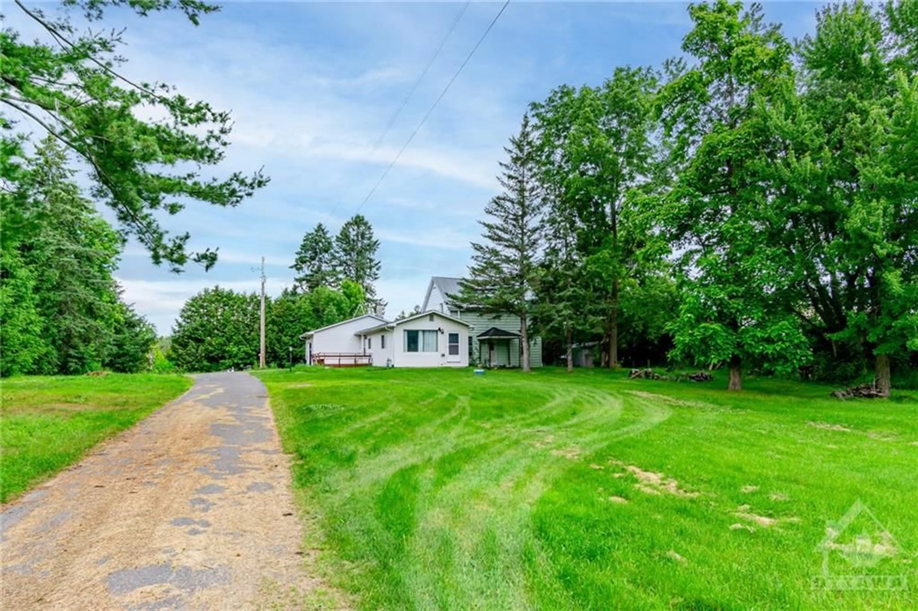 Cottage for 4079 COUNTY ROAD 43 Rd, Kemptville Ontario K0G 1J0