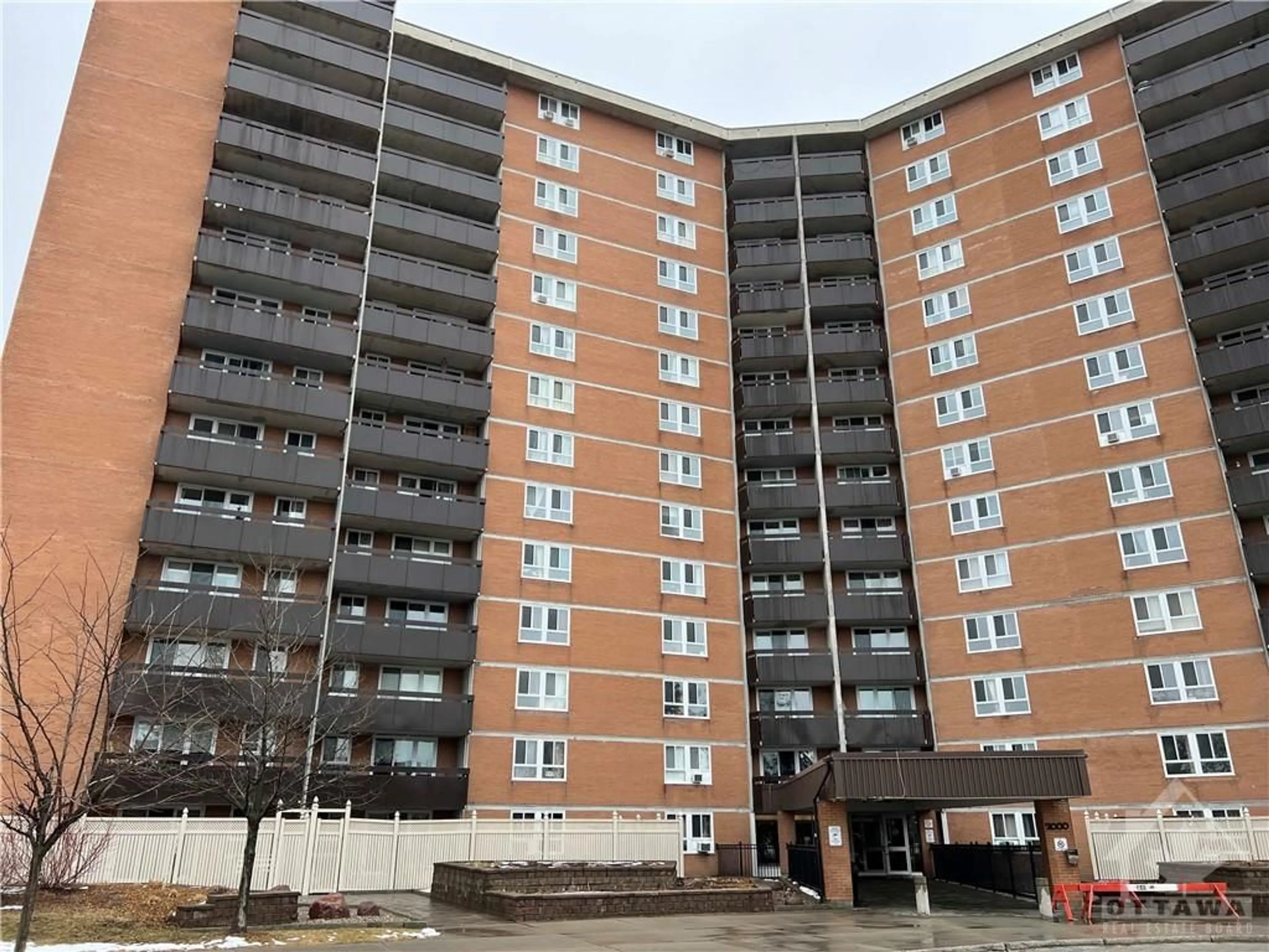 A pic from exterior of the house or condo for 2000 JASMINE Cres #708, Ottawa Ontario K1J 8K4