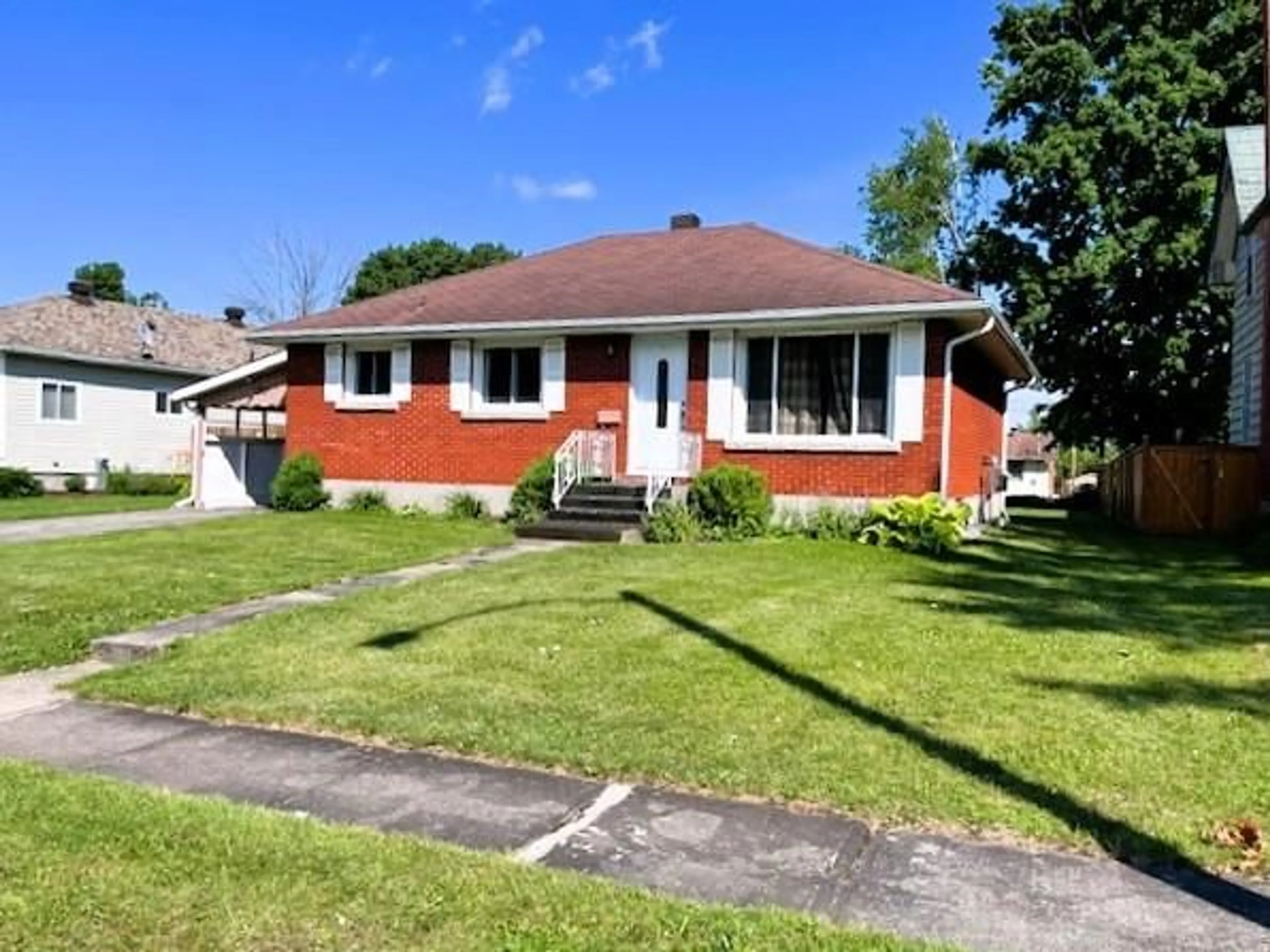 Frontside or backside of a home for 30 BETHUNE Ave, Long Sault Ontario K0C 1P0