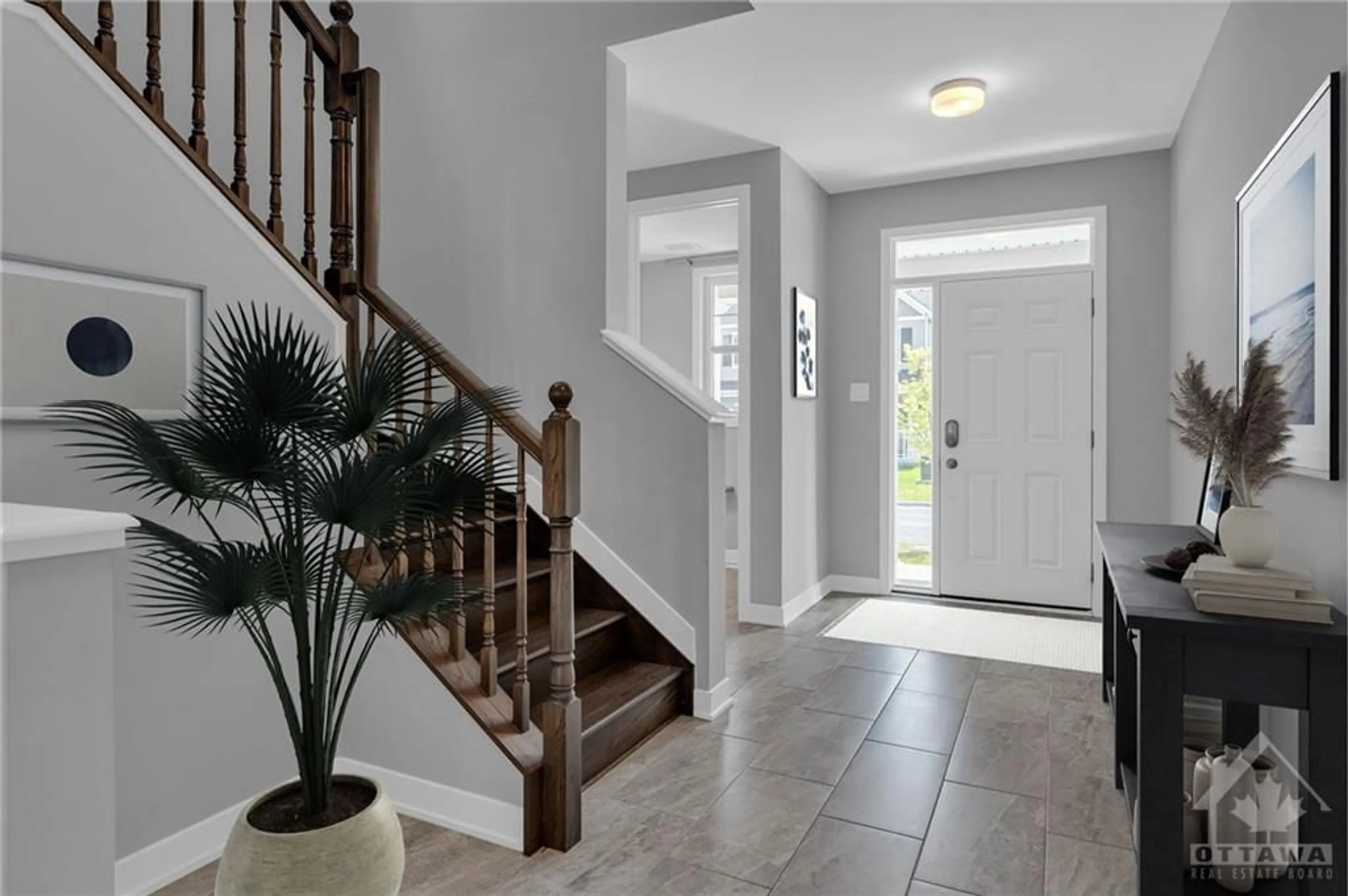 Indoor entryway for 177 YEARLING Cir, Ottawa Ontario K0A 2Z0