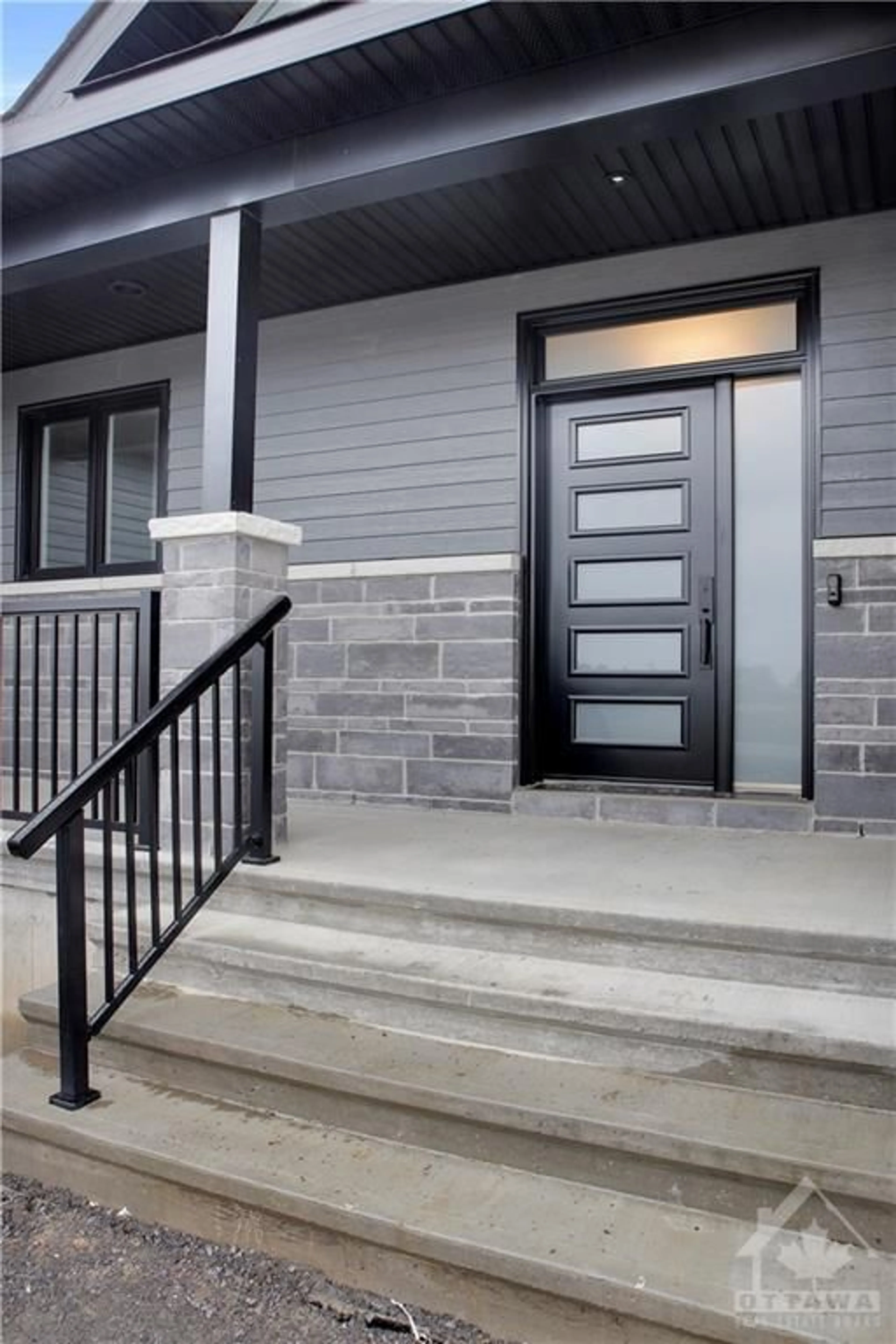 Indoor entryway, cement floor for 132 OLD MINE Rd, Perth Ontario K7H 3C9