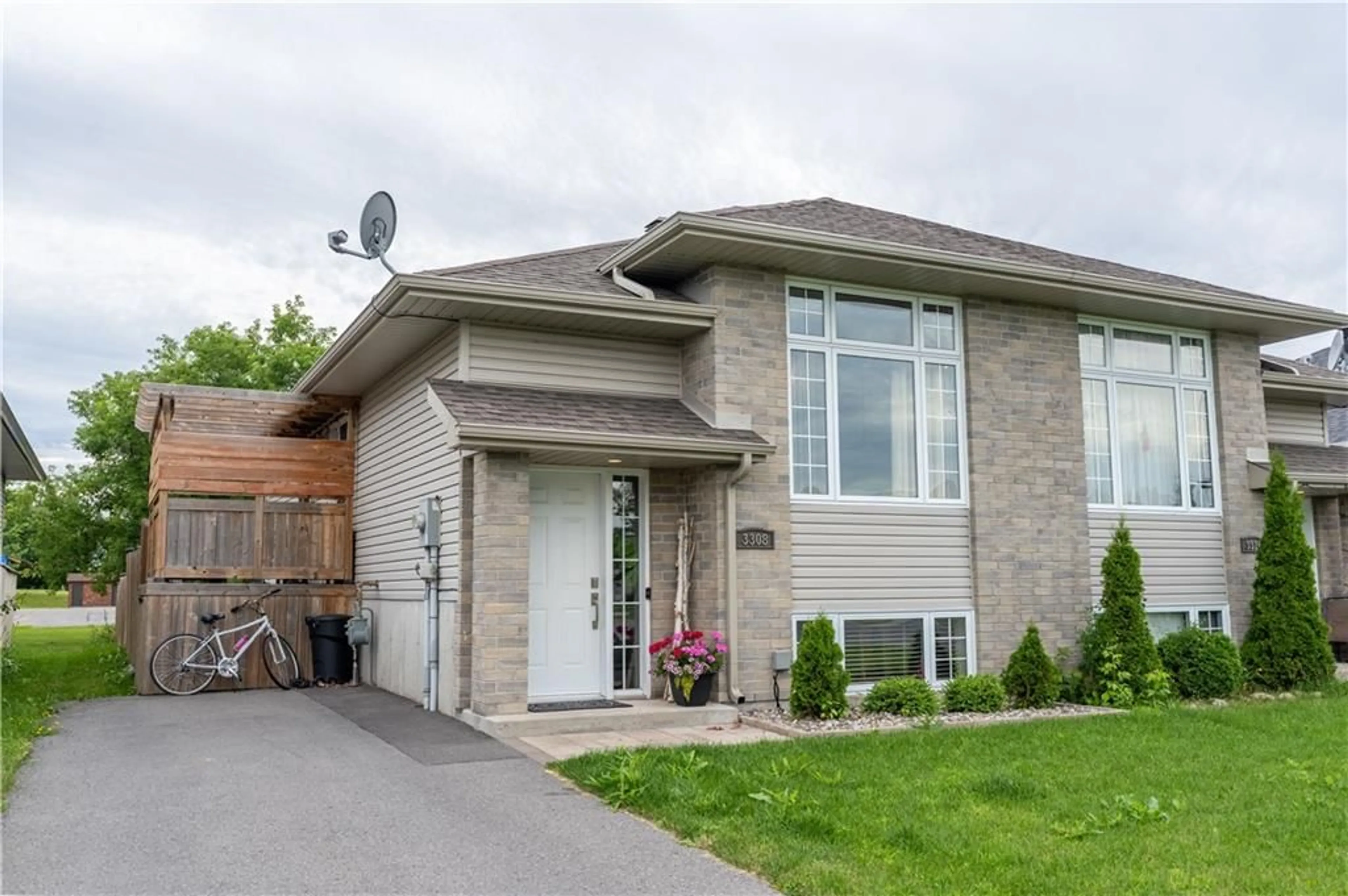 Frontside or backside of a home for 3308 NORTHDALE Dr, Cornwall Ontario K6K 0A5