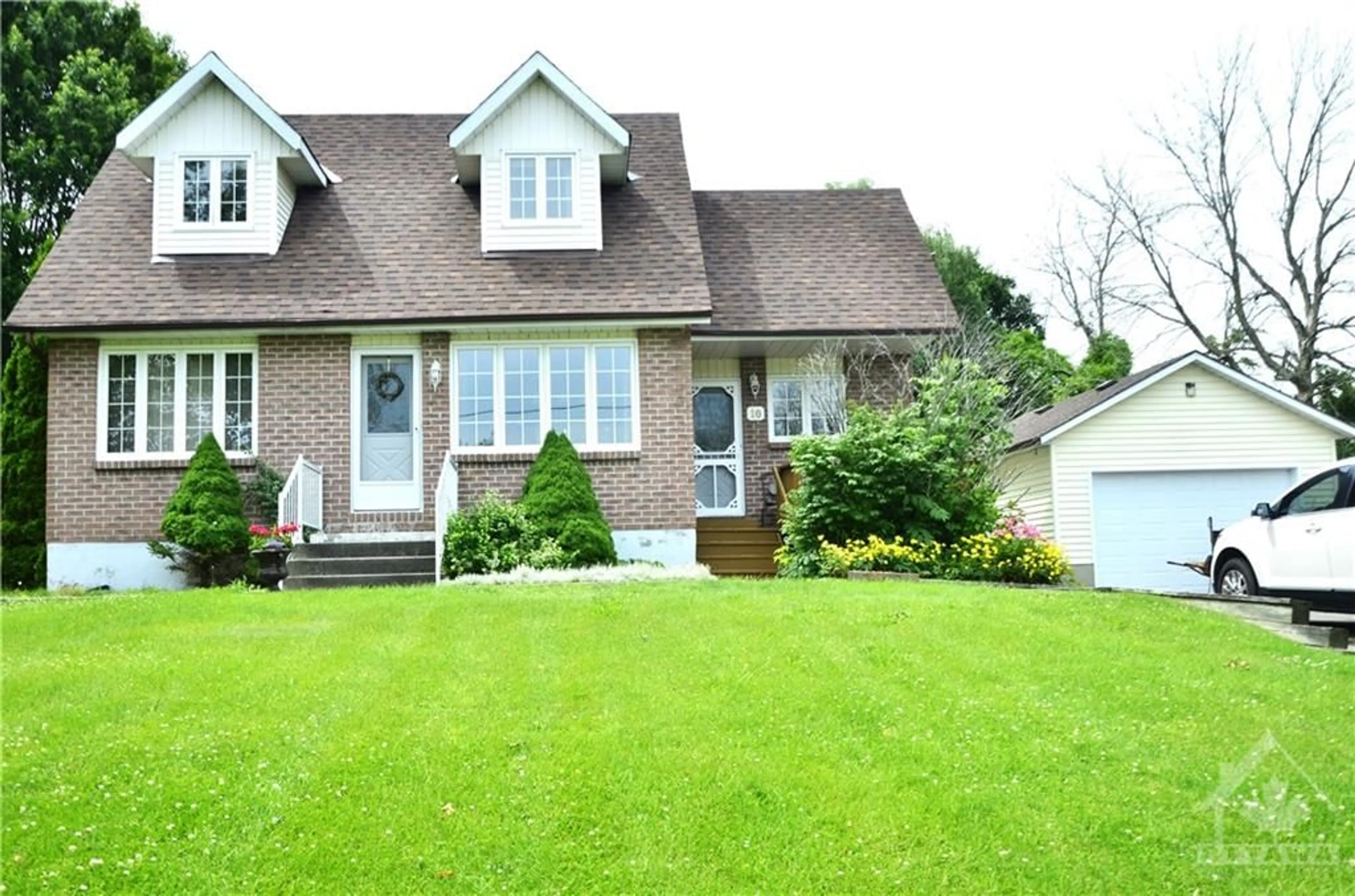 Frontside or backside of a home for 10 CROSS Ave, Lyn Ontario K6T 1B5