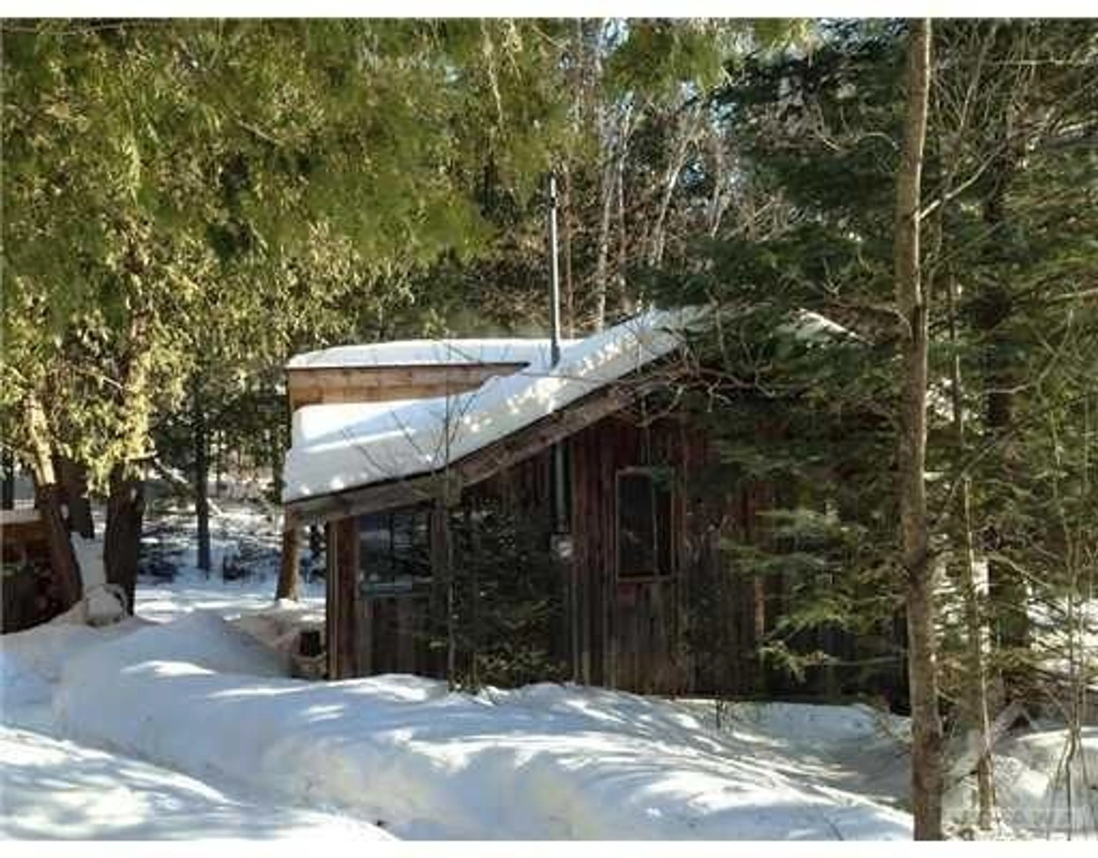 Cottage for 7040 HWY 511 Hwy, Lanark Highlands Ontario K0G 1K0