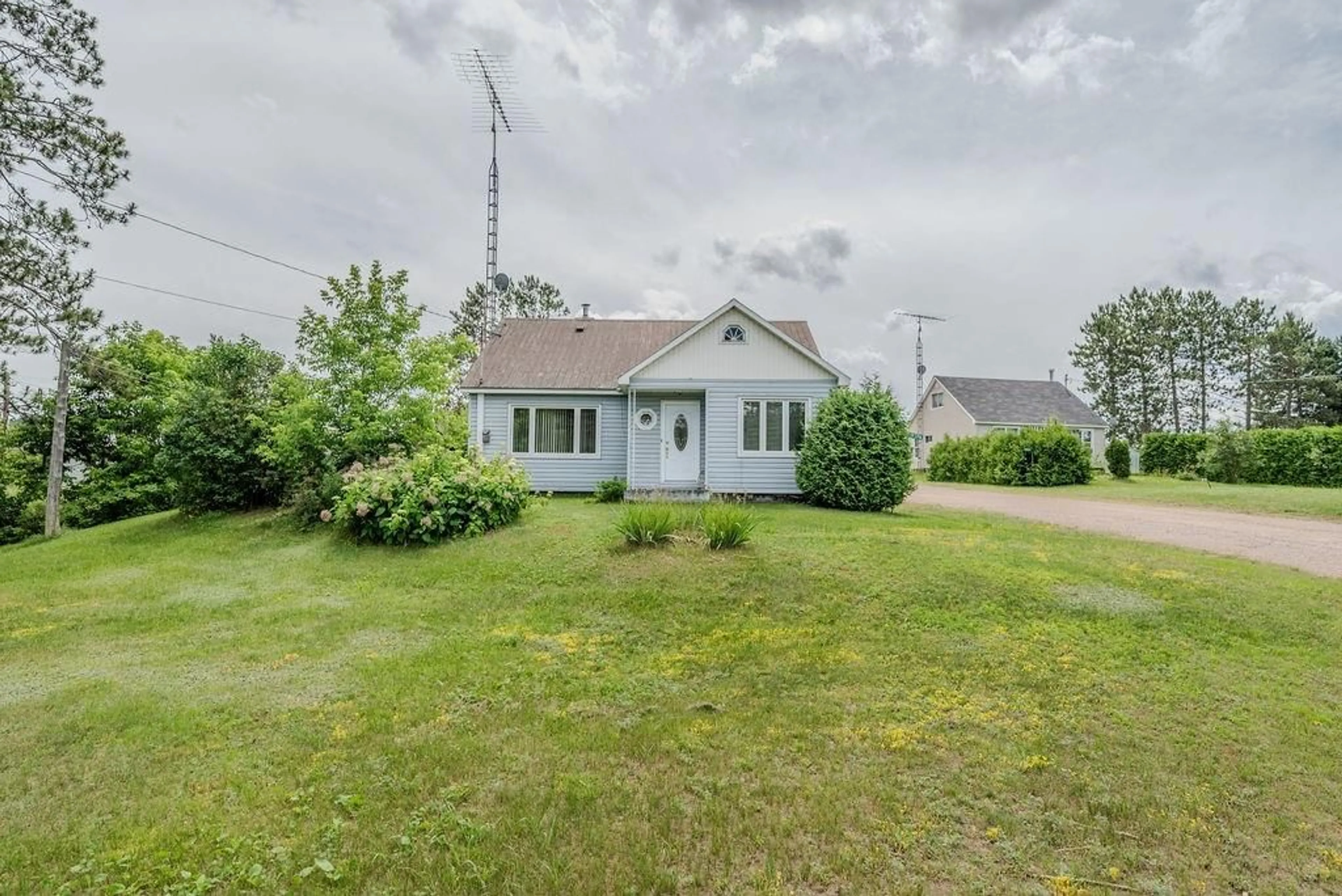 Cottage for 19319A 60 Hwy, Barry's Bay Ontario K0J 1B0
