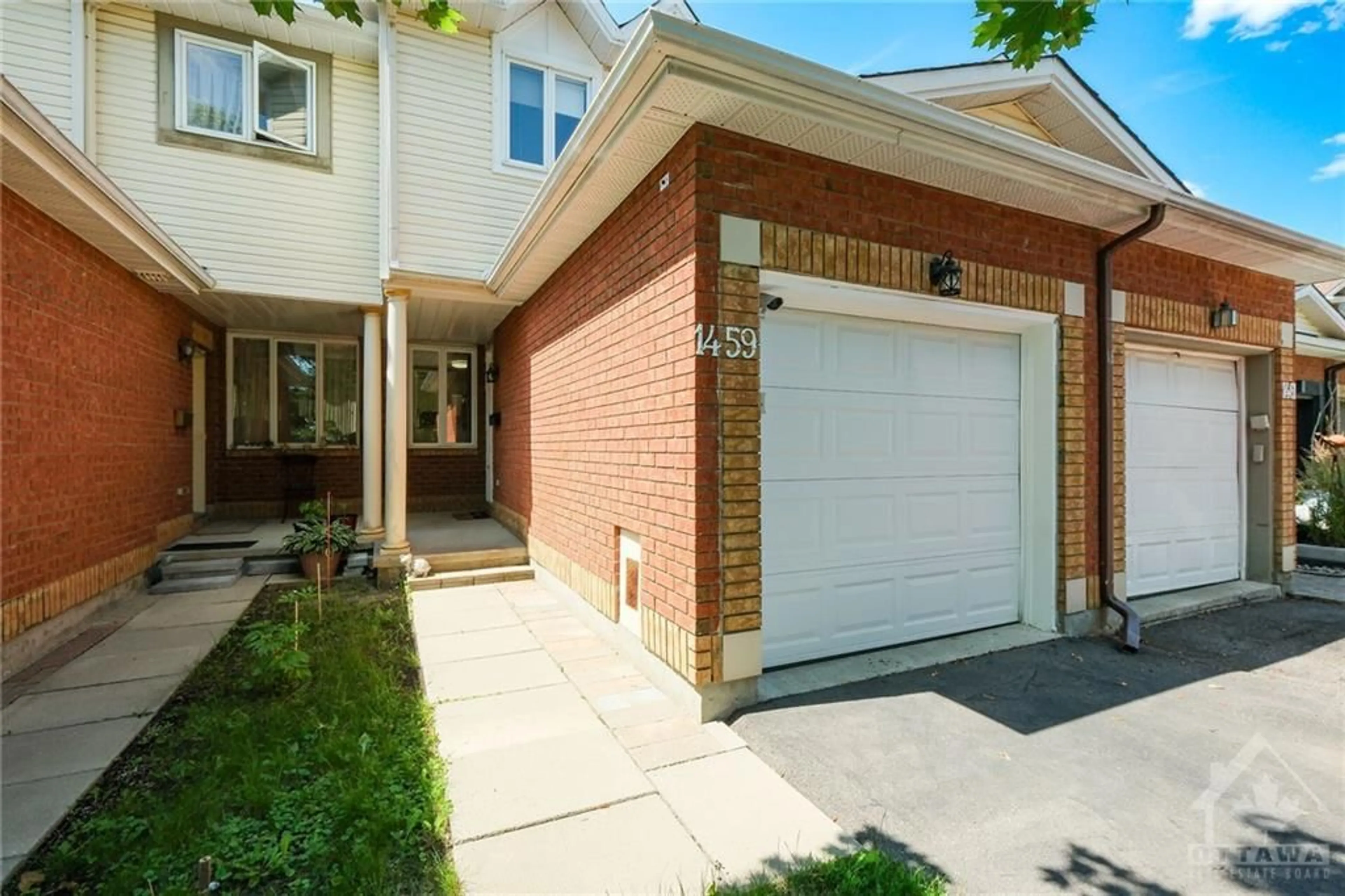 Home with brick exterior material for 1459 LYNX Cres, Ottawa Ontario K4A 3Z1