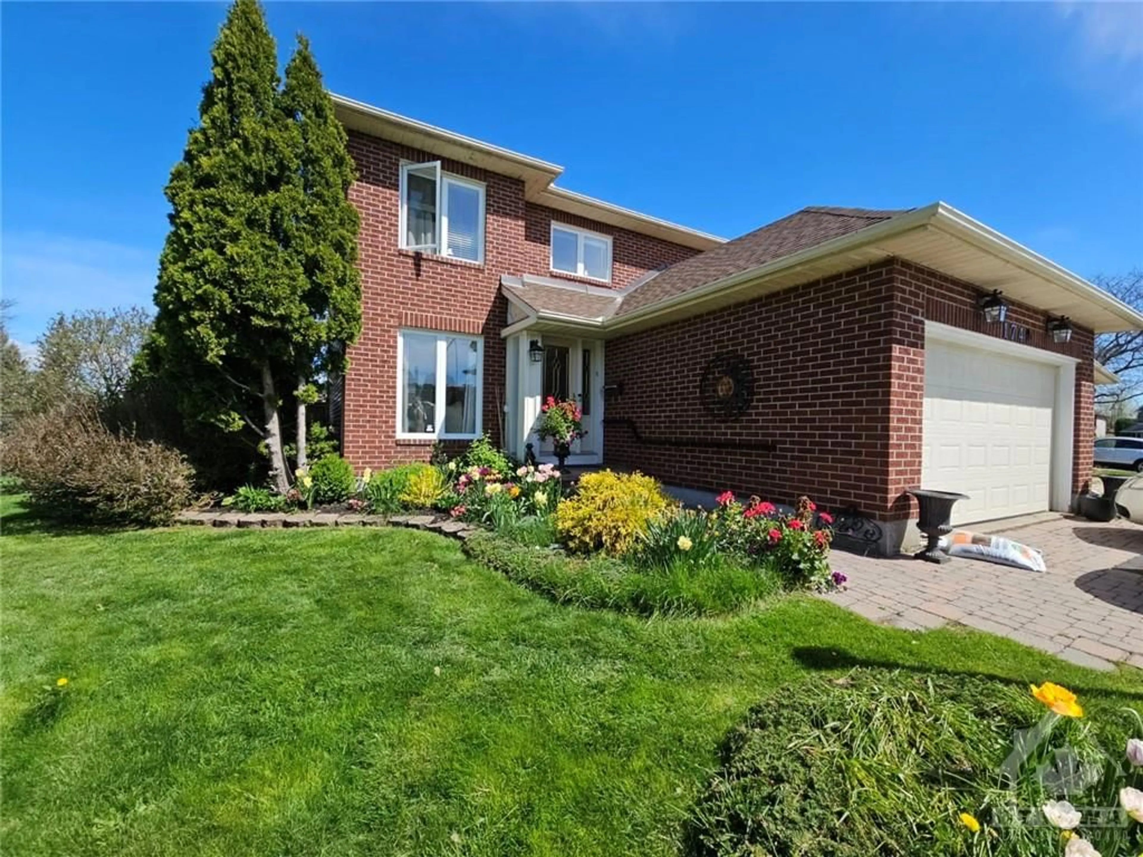 Home with brick exterior material for 1749 TEAKDALE Ave, Ottawa Ontario K1C 6M2
