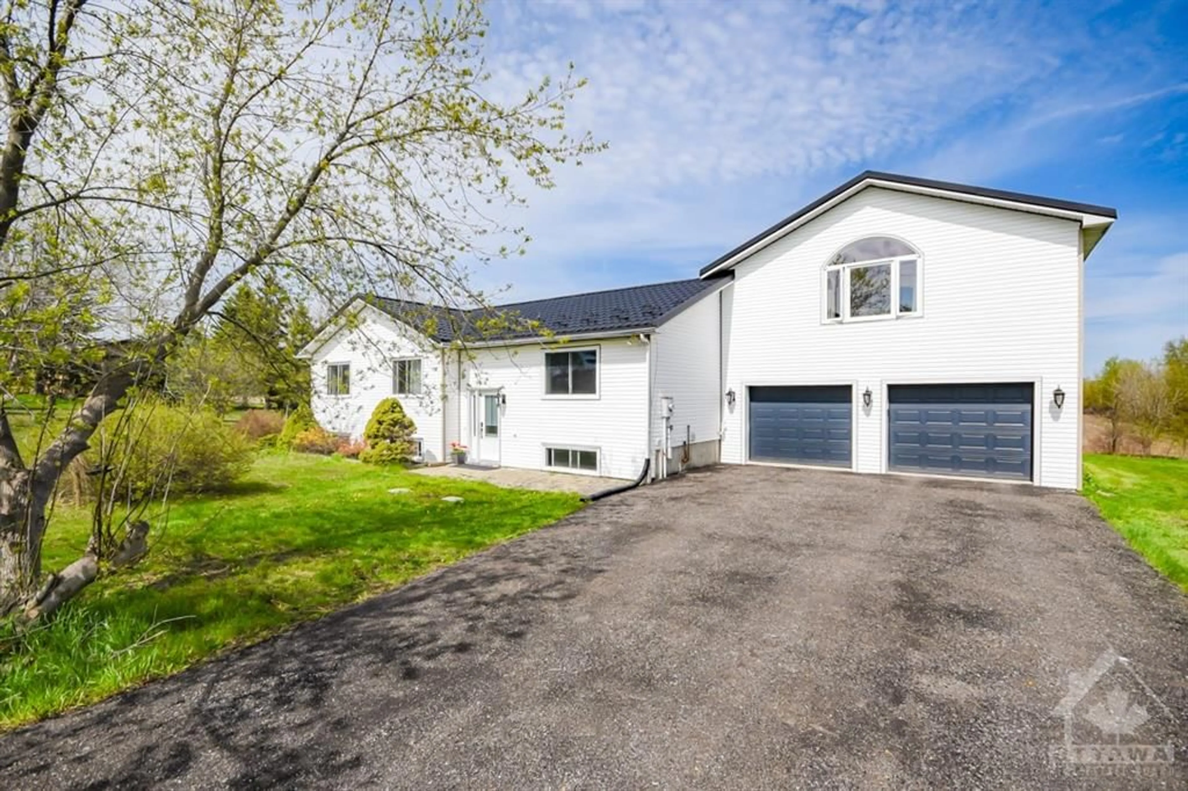 Frontside or backside of a home for 421 SOUTH GOWER Dr, Kemptville Ontario K0G 1J0