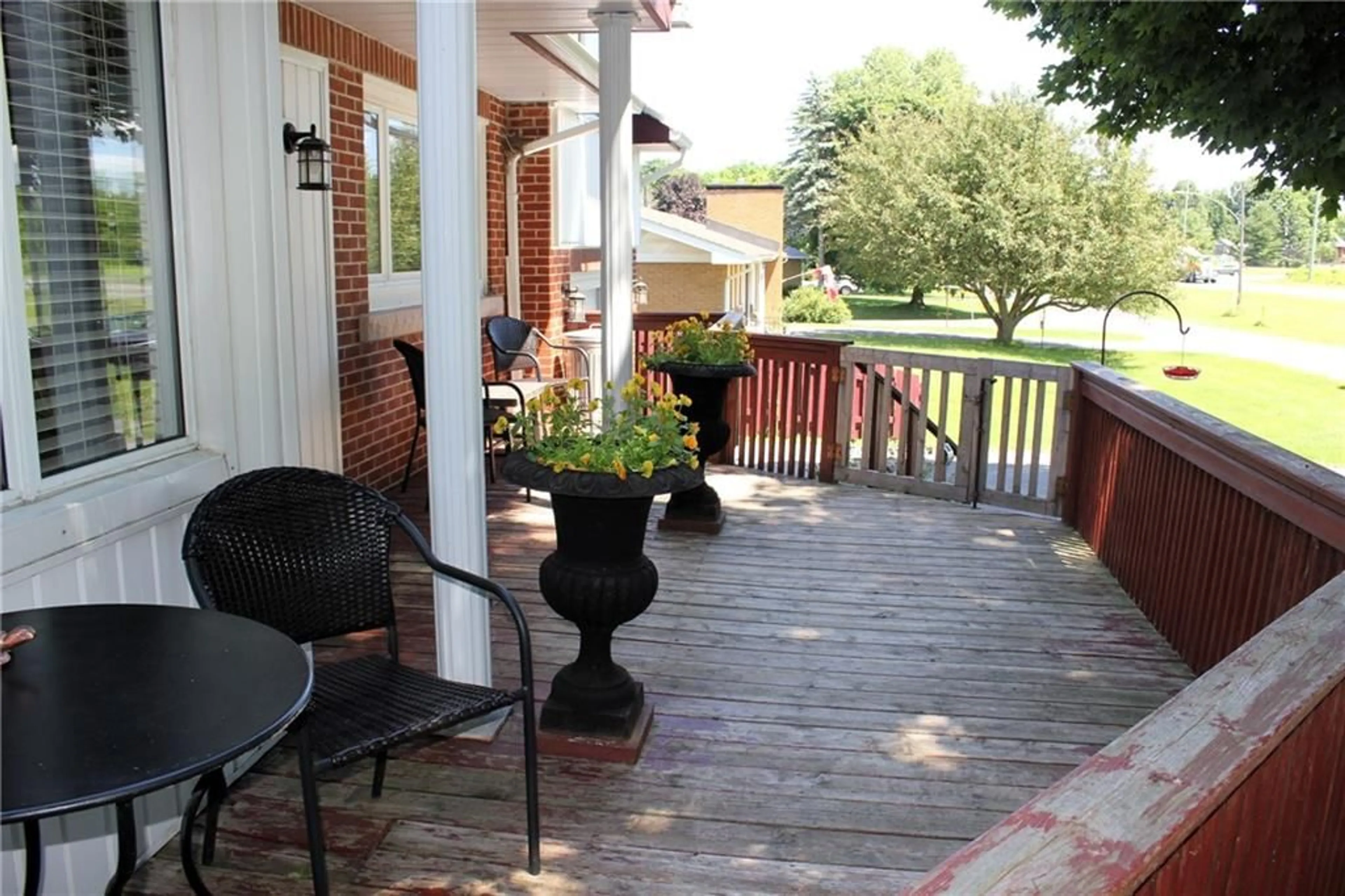 Patio, cottage for 95 ALGONQUIN Ave, Long Sault Ontario K0C 1P0