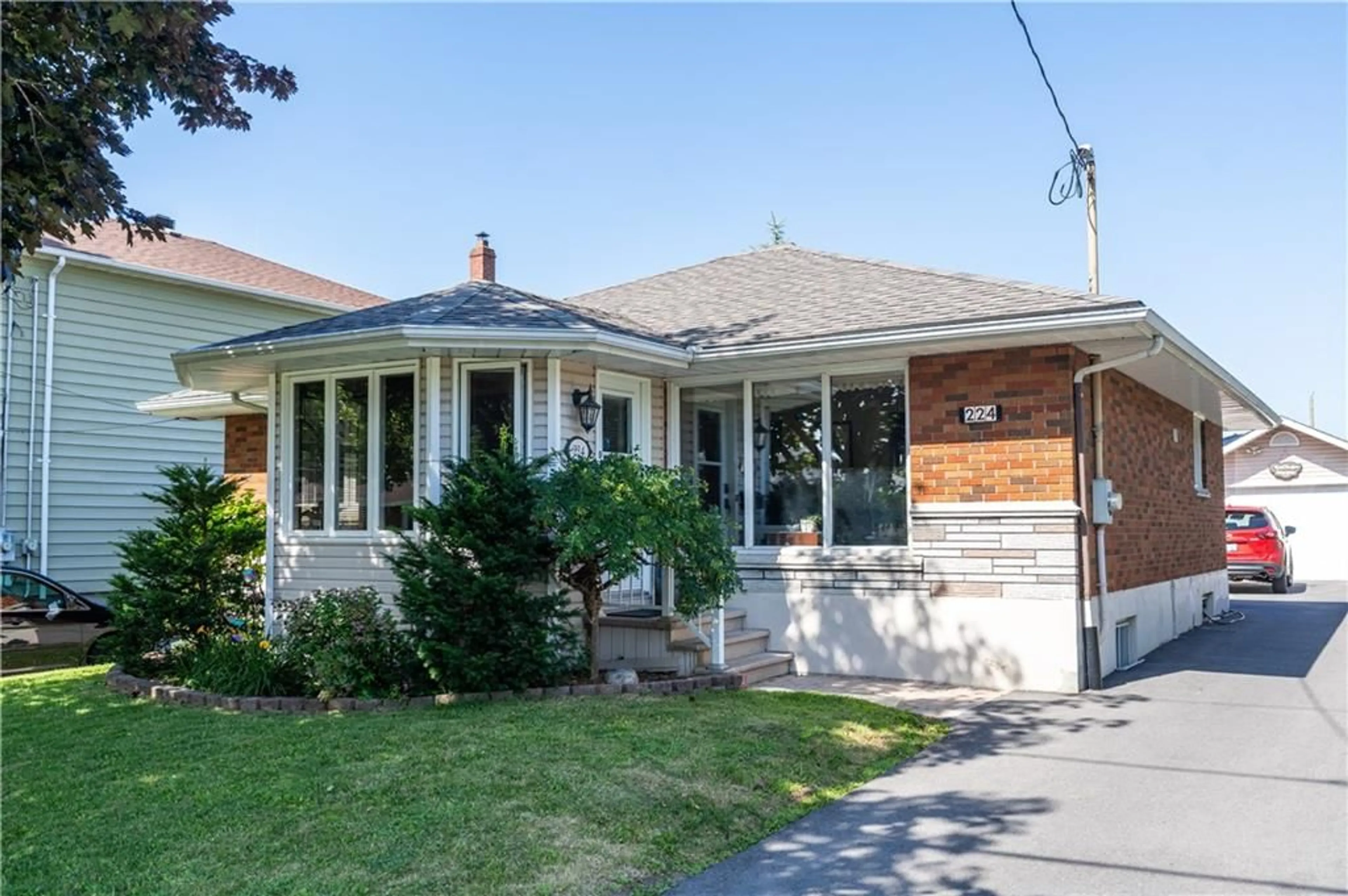 Frontside or backside of a home for 224 JARVIS St, Cornwall Ontario K6H 5J3