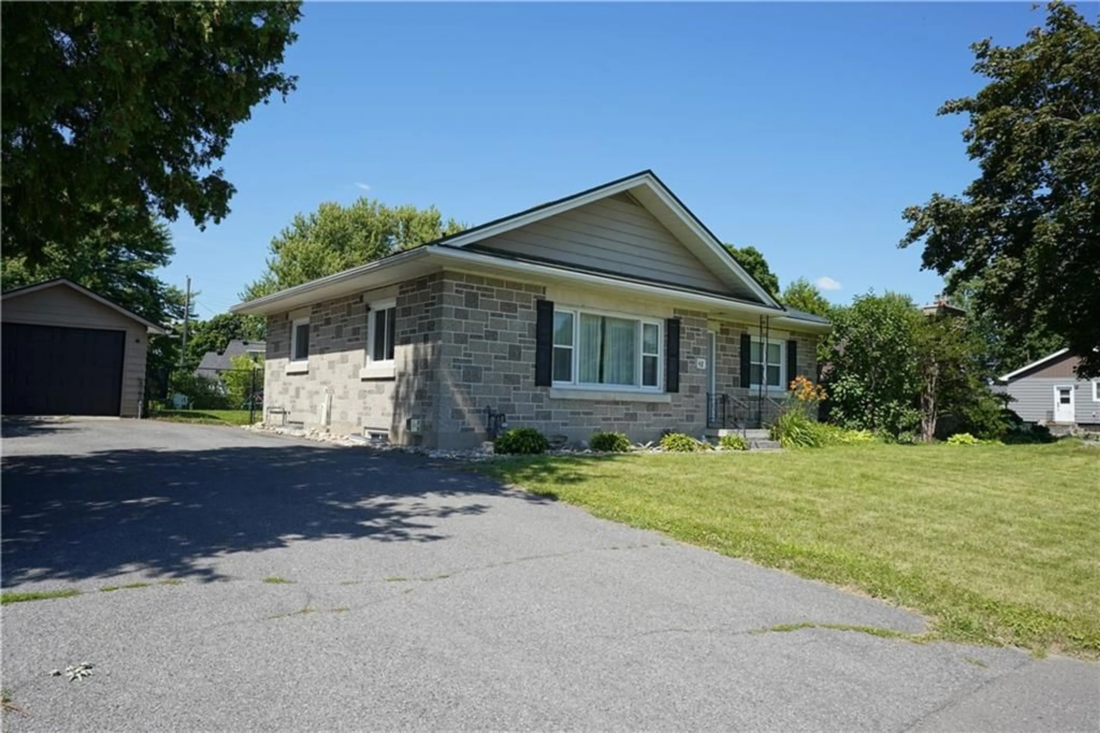 Frontside or backside of a home for 41 ST LAWRENCE St, Ingleside Ontario K0C 1M0