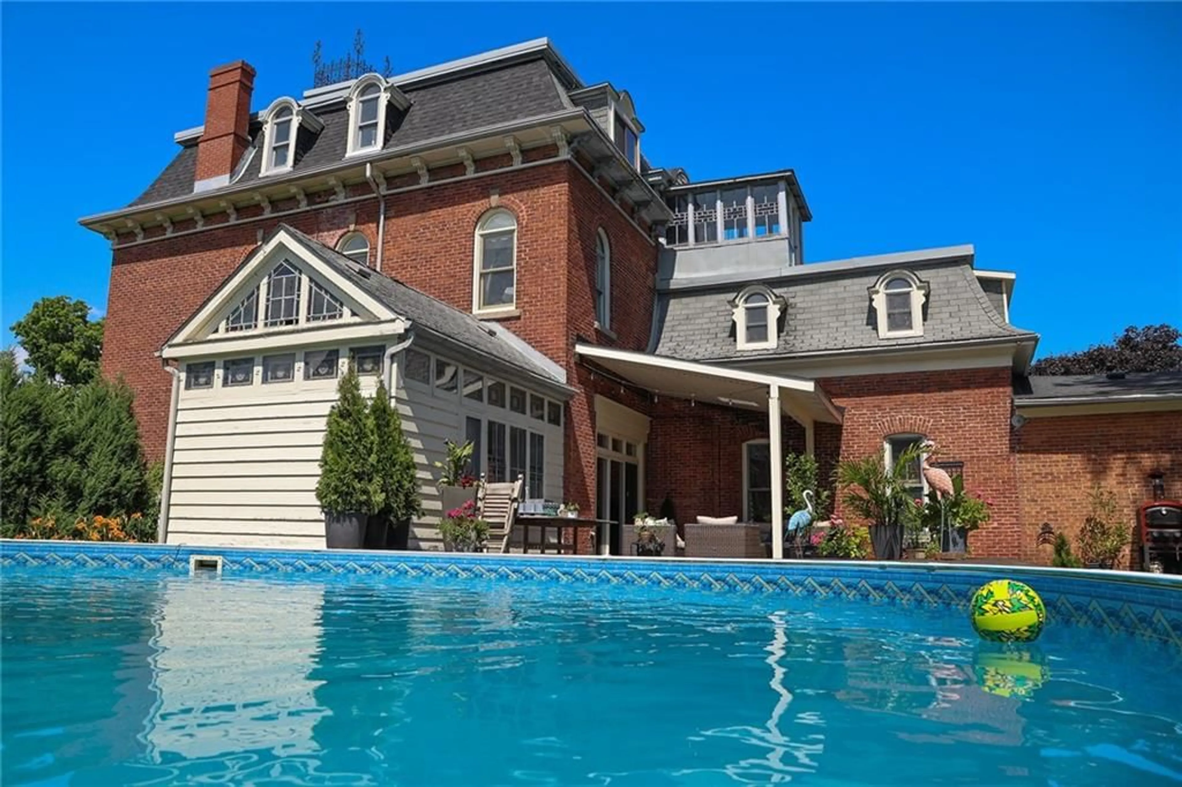 Indoor or outdoor pool for 31 LAKESHORE Dr, Morrisburg Ontario K0C 1X0